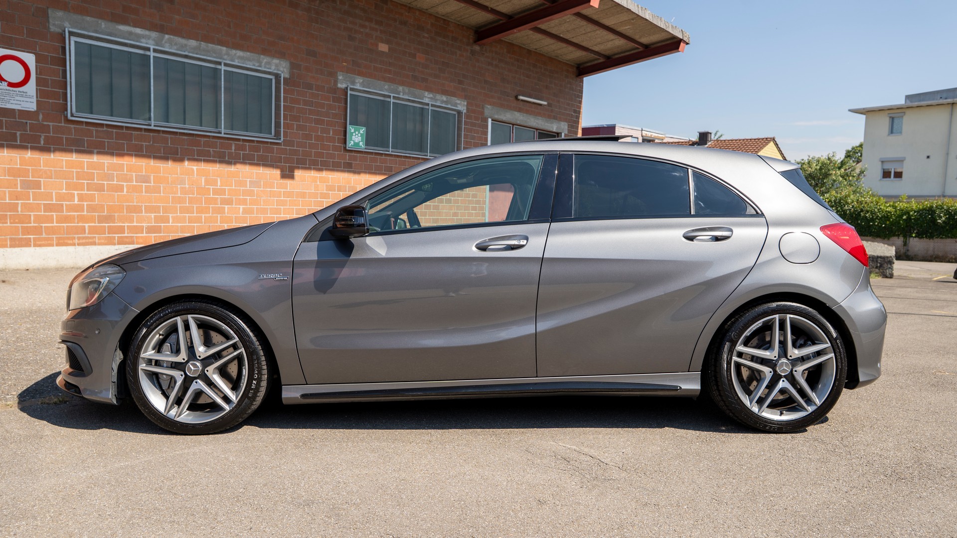 MERCEDES-BENZ A 45 AMG 4Matic-image-3