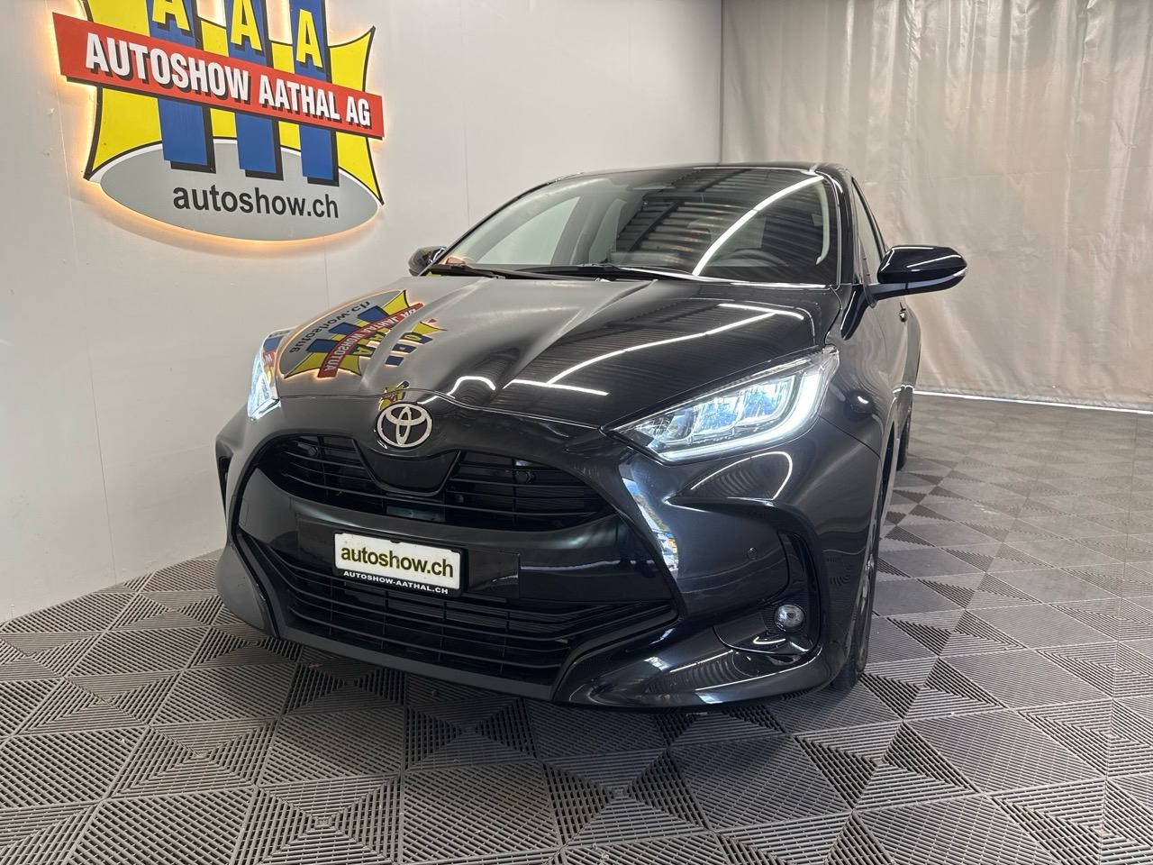 TOYOTA Yaris 1.5 VVT-i Hybrid Sportline CVT-image-13