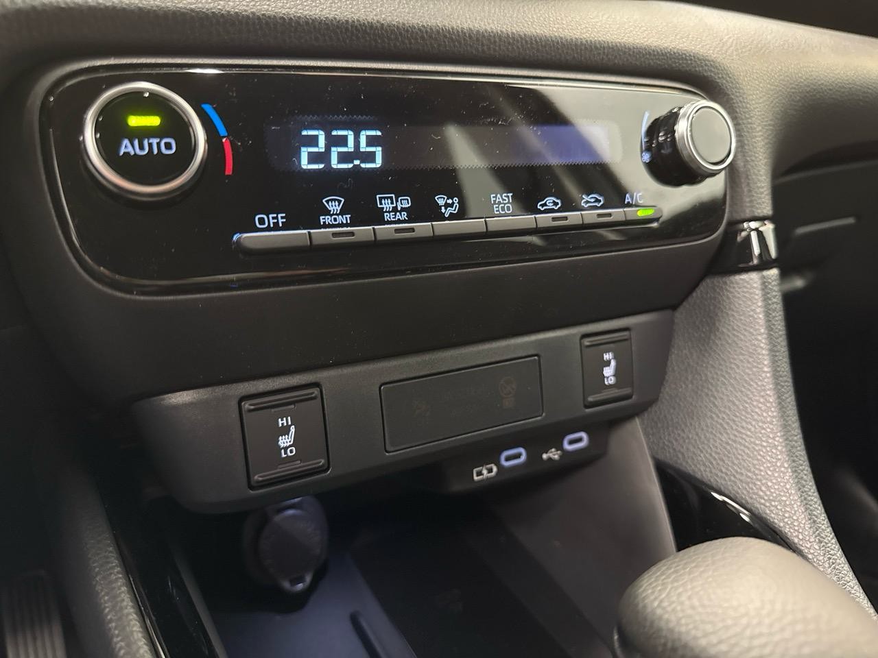 TOYOTA Yaris 1.5 VVT-i Hybrid Sportline CVT-image-7