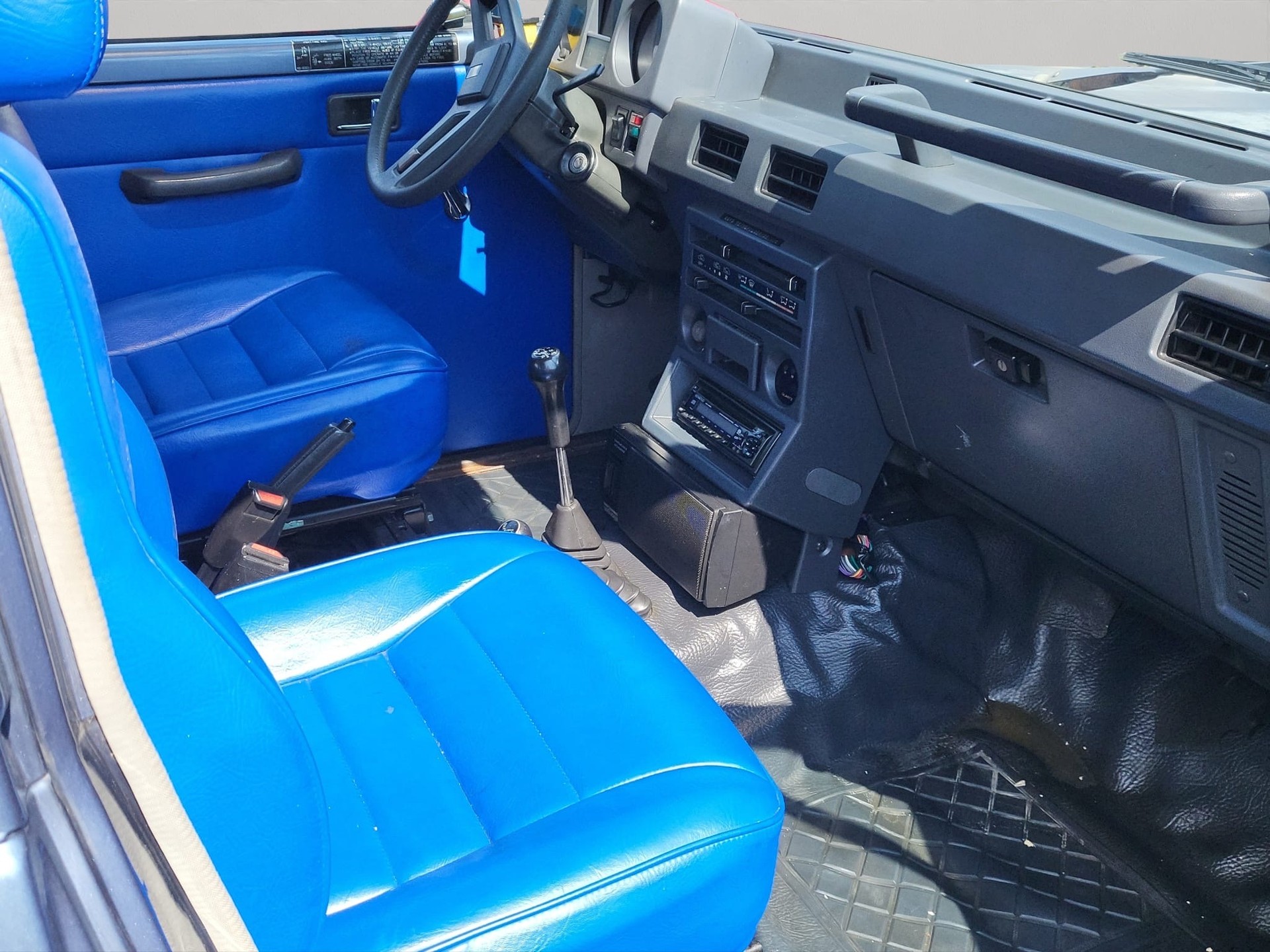 MITSUBISHI Pajero 2.6 Canvas Top-image-2