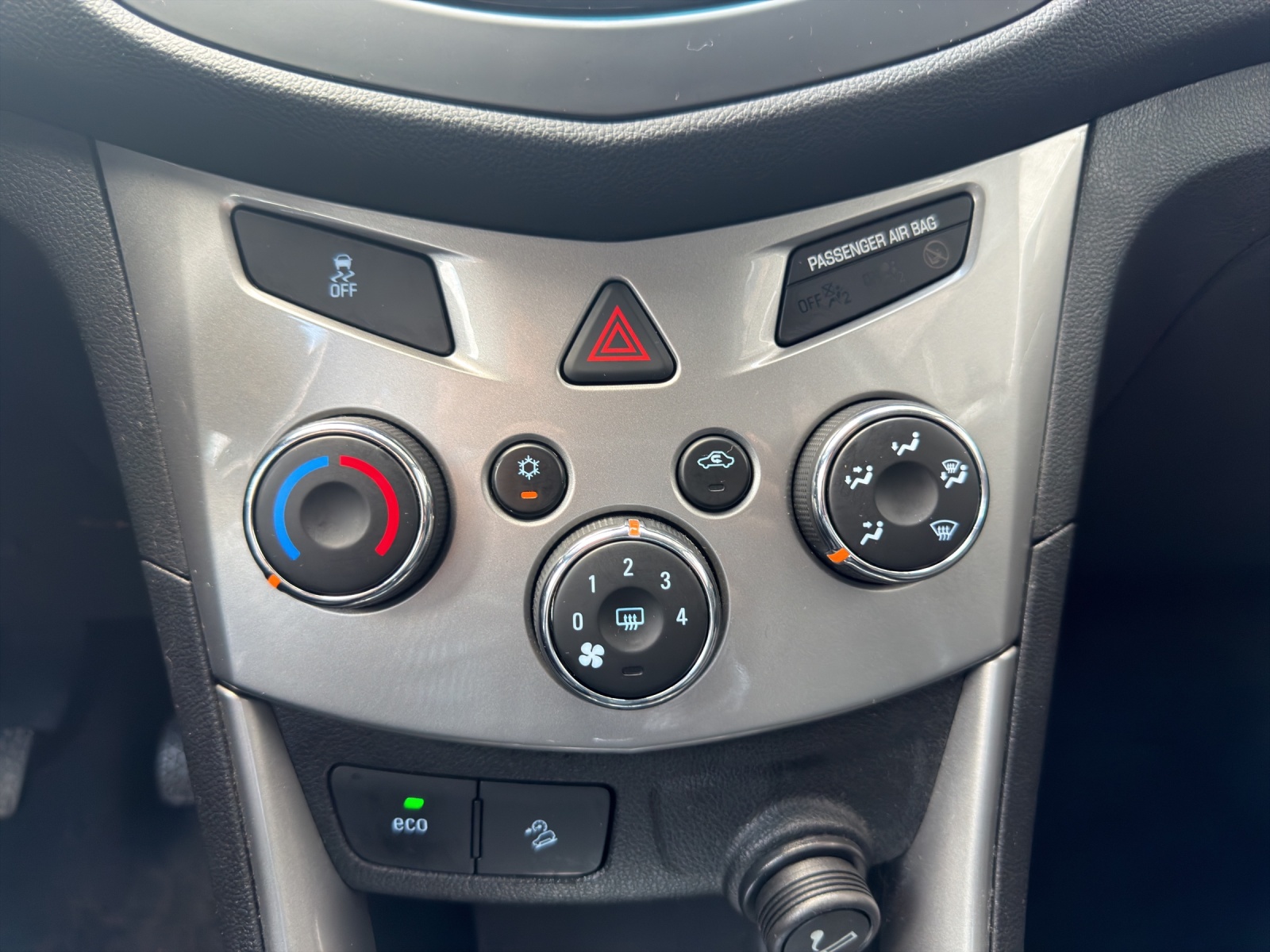 CHEVROLET Trax 1.7 VCDi LTZ 4WD-image-21
