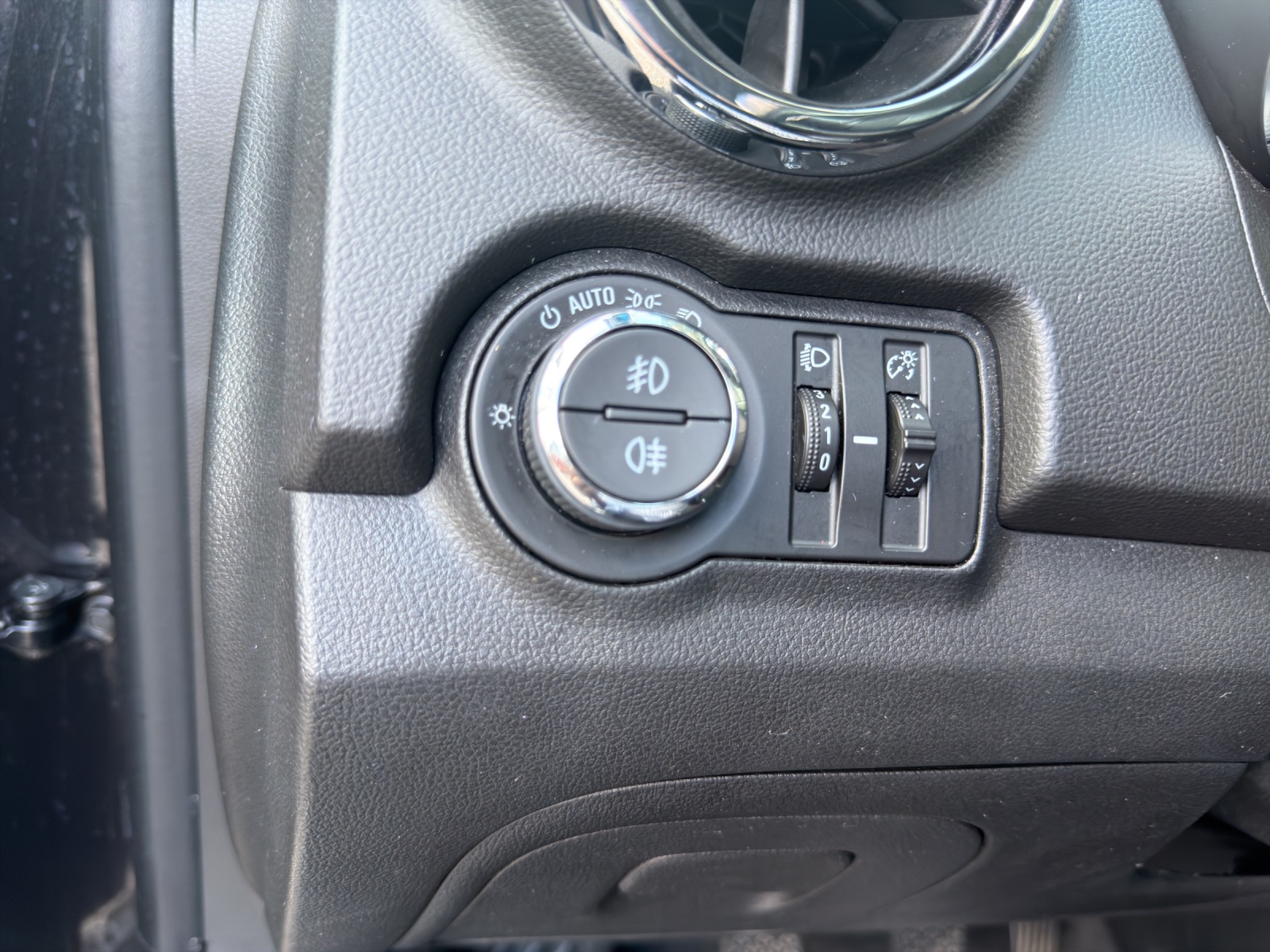 CHEVROLET Trax 1.7 VCDi LTZ 4WD-image-24