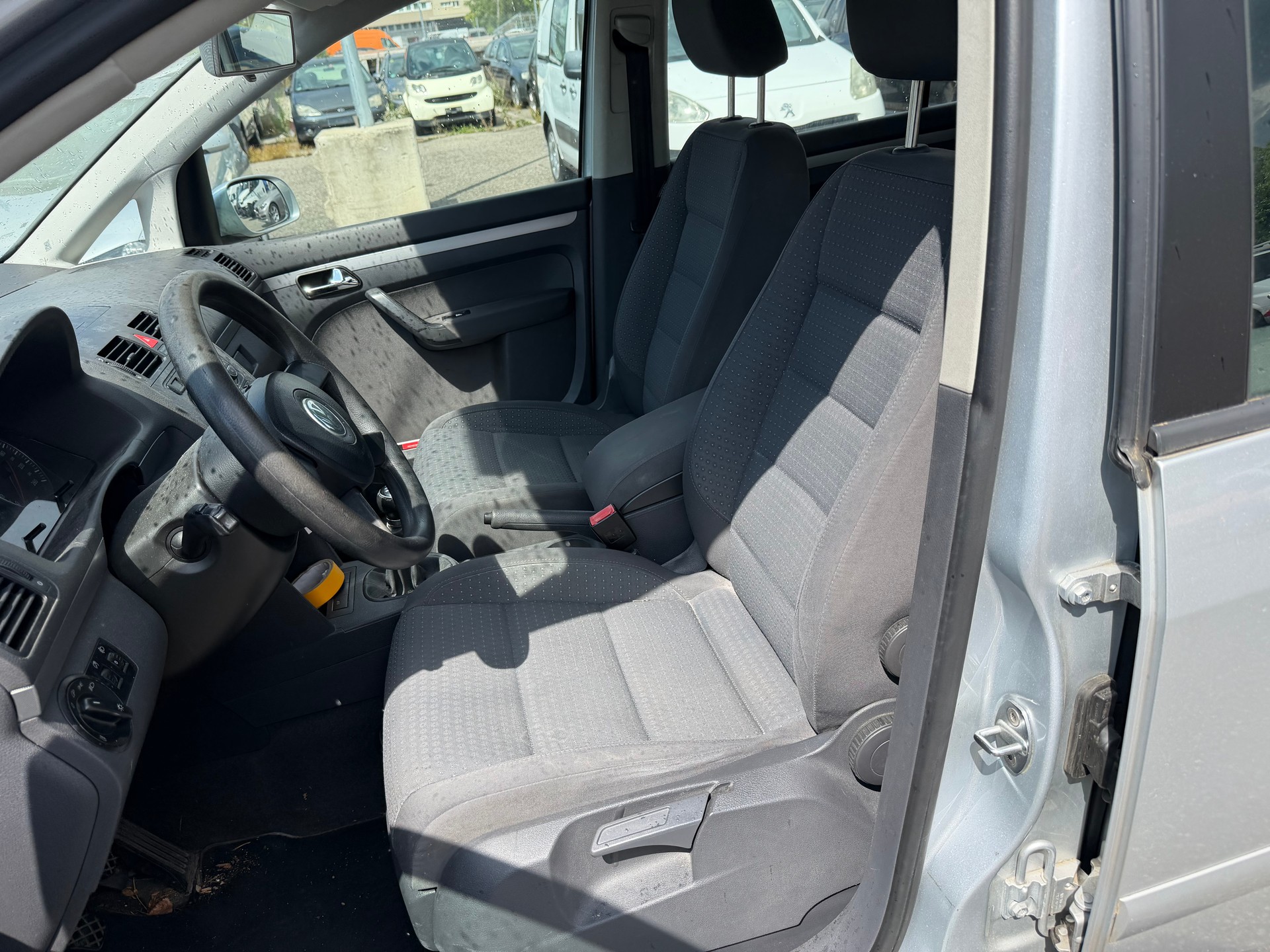 VW Touran 2.0 TDI Trendline-image-8