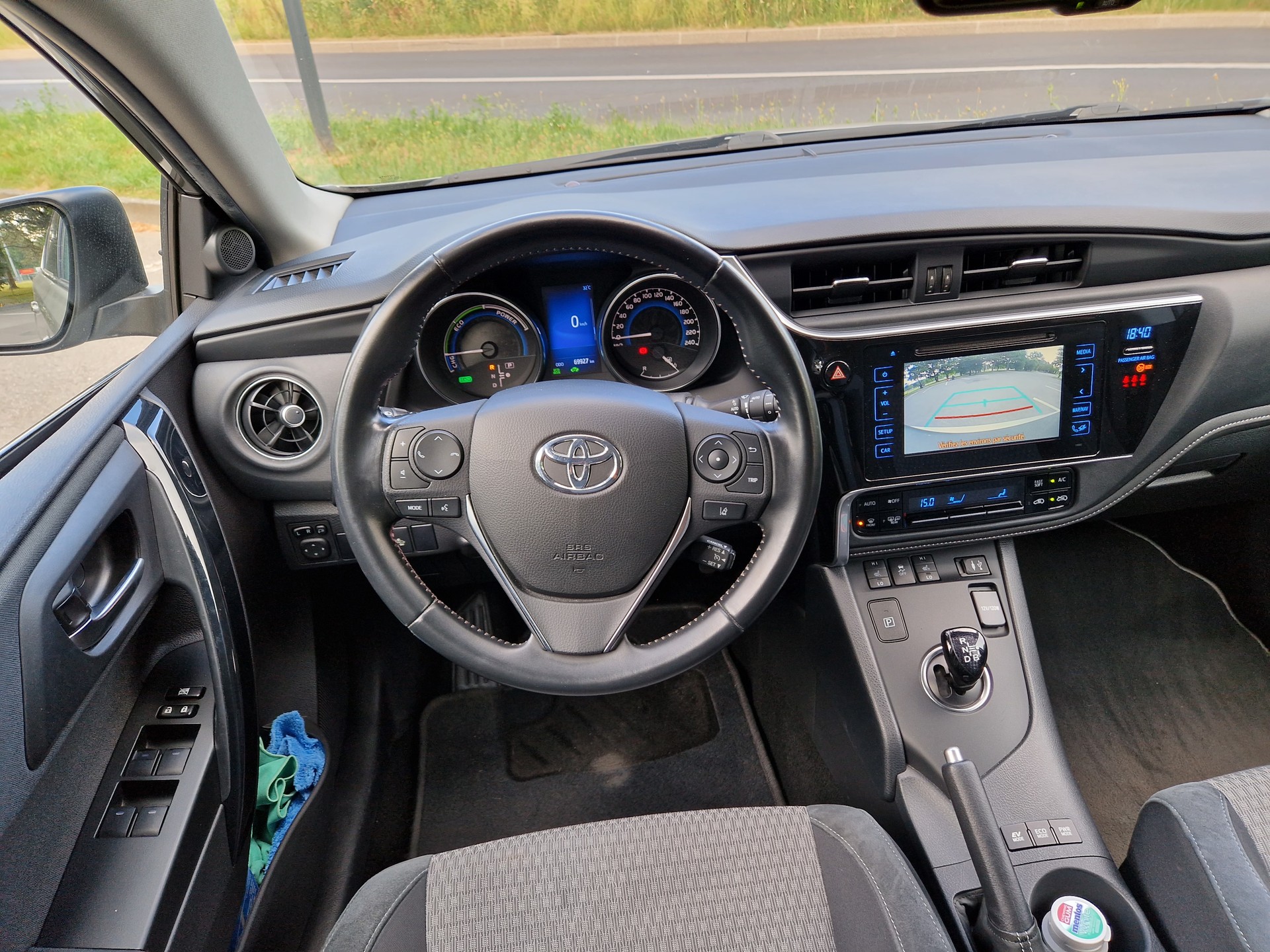 TOYOTA 1.8 HSD Trend-image-2