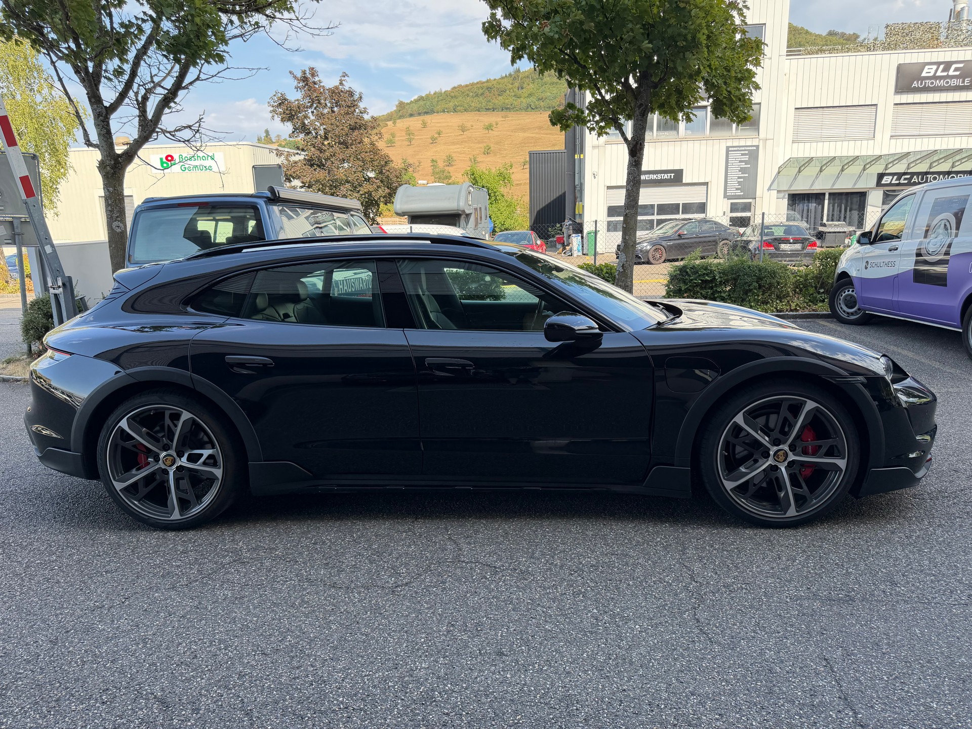PORSCHE Taycan 4S Cross Turismo-showroom-element-3