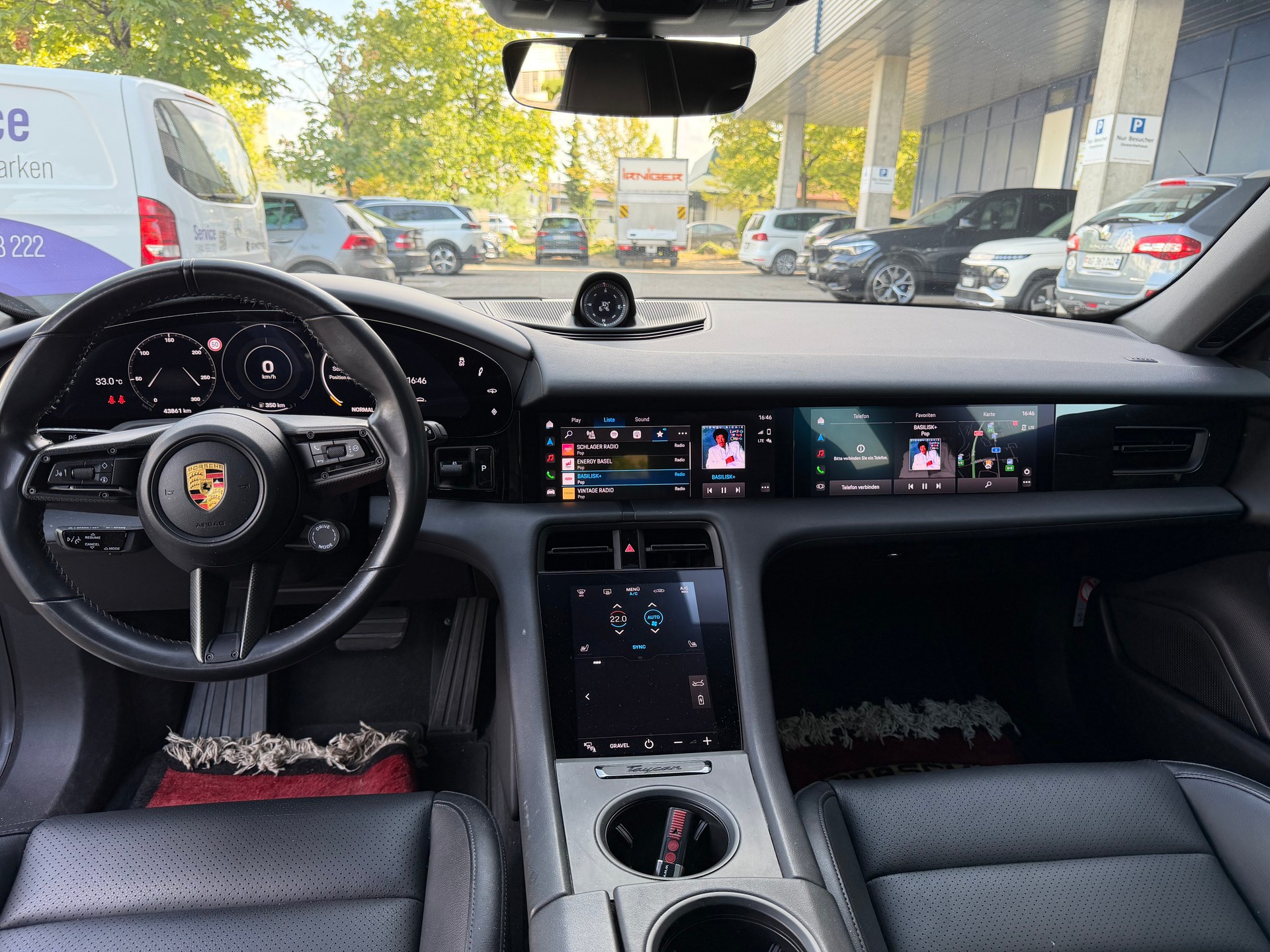 PORSCHE Taycan 4S Cross Turismo-image-10