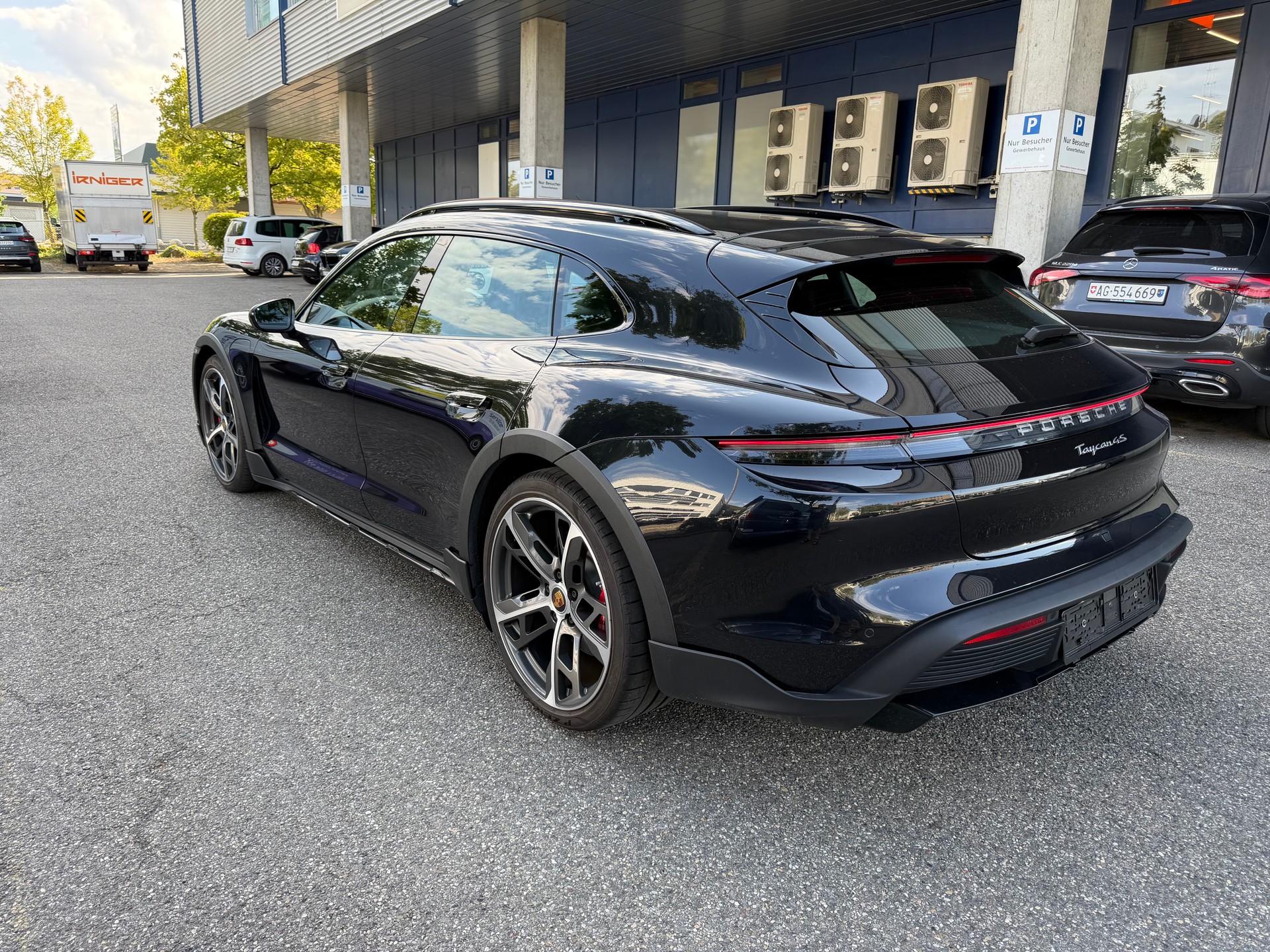 PORSCHE Taycan 4S Cross Turismo-image-6