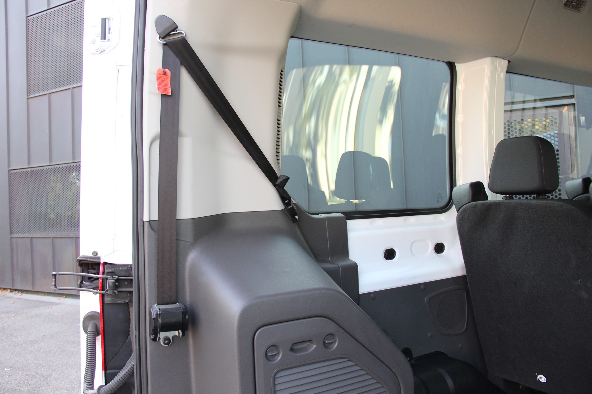 FORD Transit BUS **9-SITZE** SCHULBUS **ROLLSTUHL-GURT**-image-12