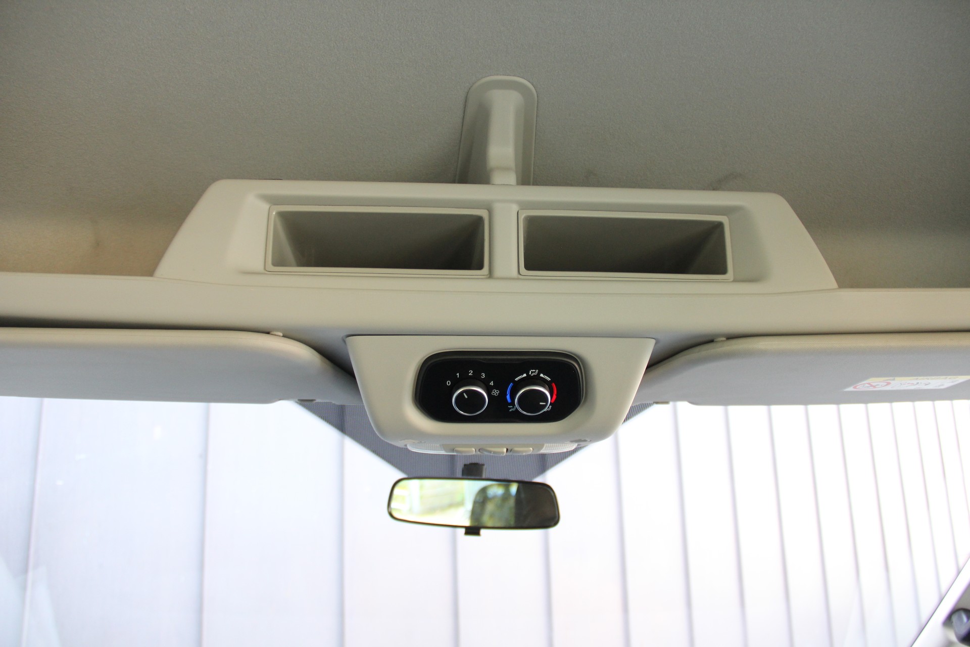FORD Transit BUS **9-SITZE** SCHULBUS **ROLLSTUHL-GURT**-image-14