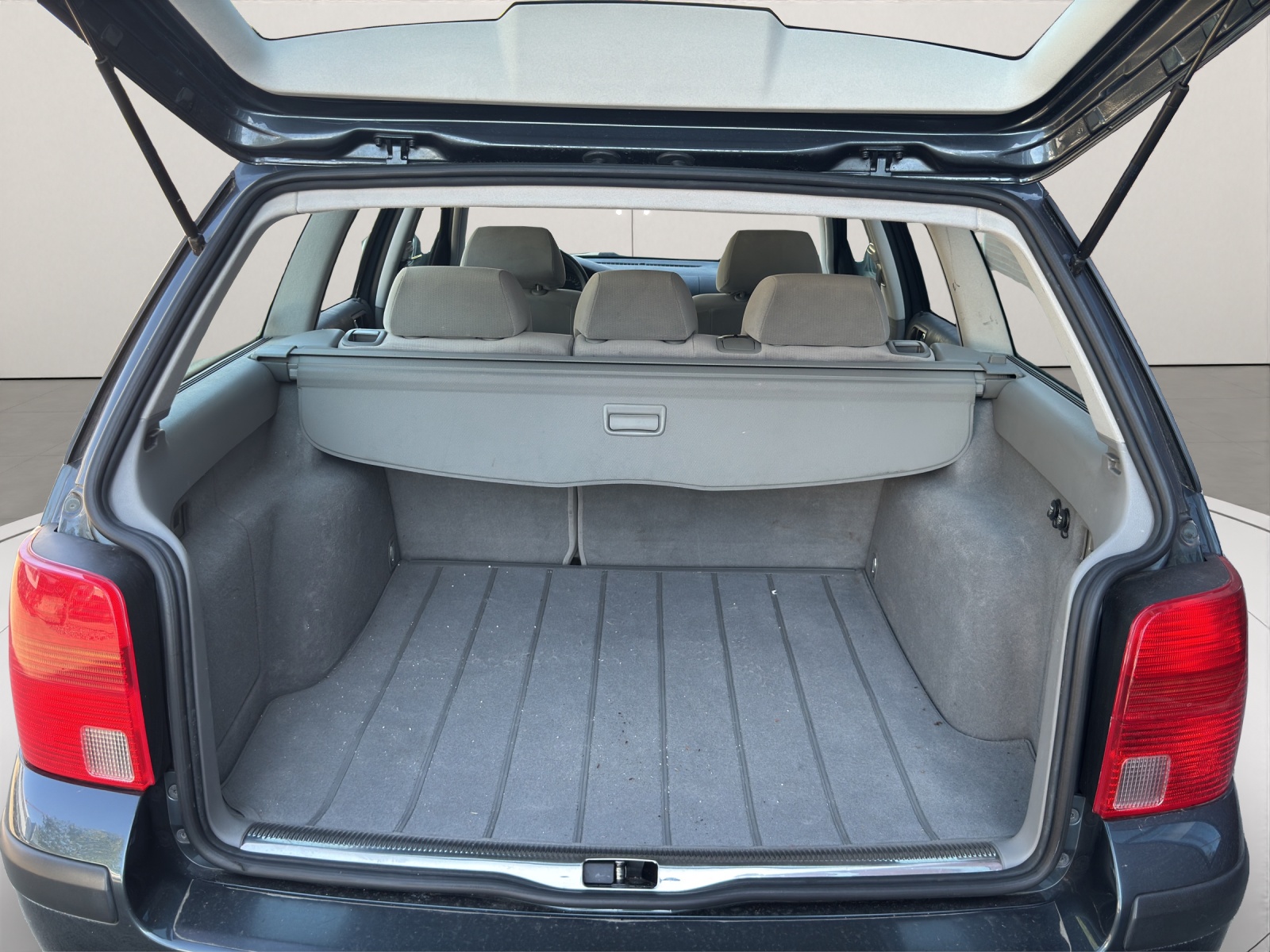 VW Passat Variant 1.8 T Comfortline-image-13