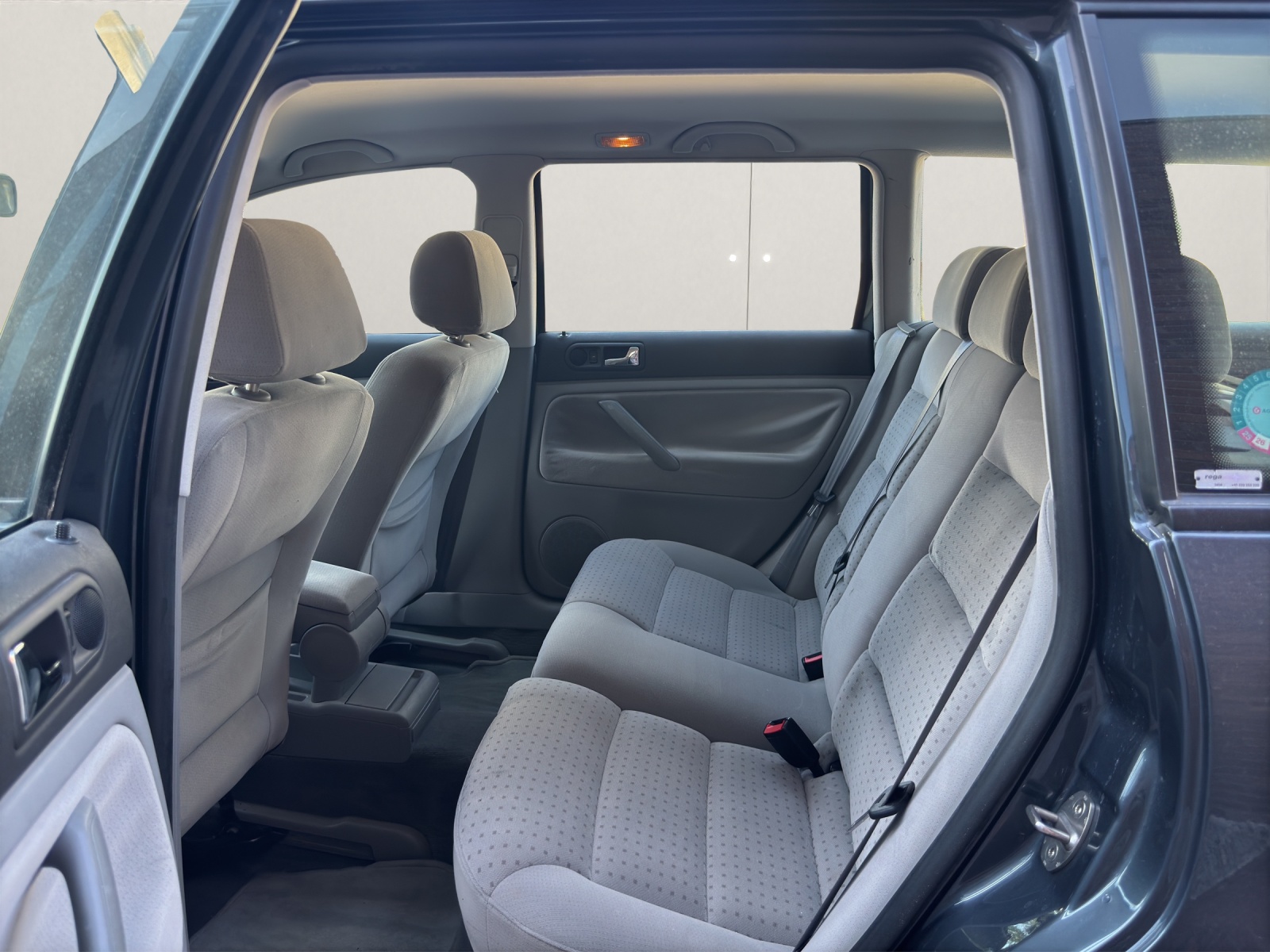 VW Passat Variant 1.8 T Comfortline-image-11