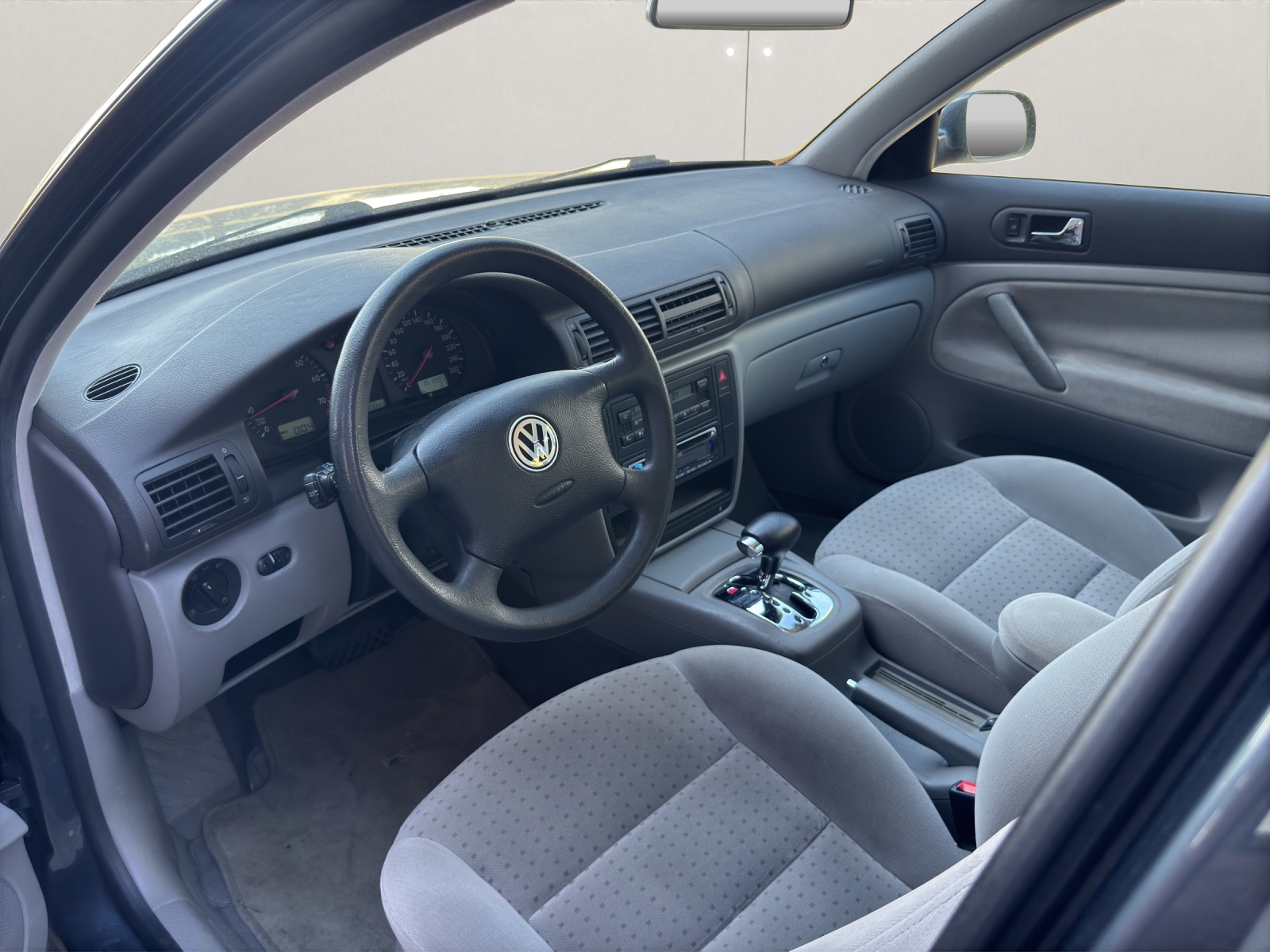 VW Passat Variant 1.8 T Comfortline-image-8