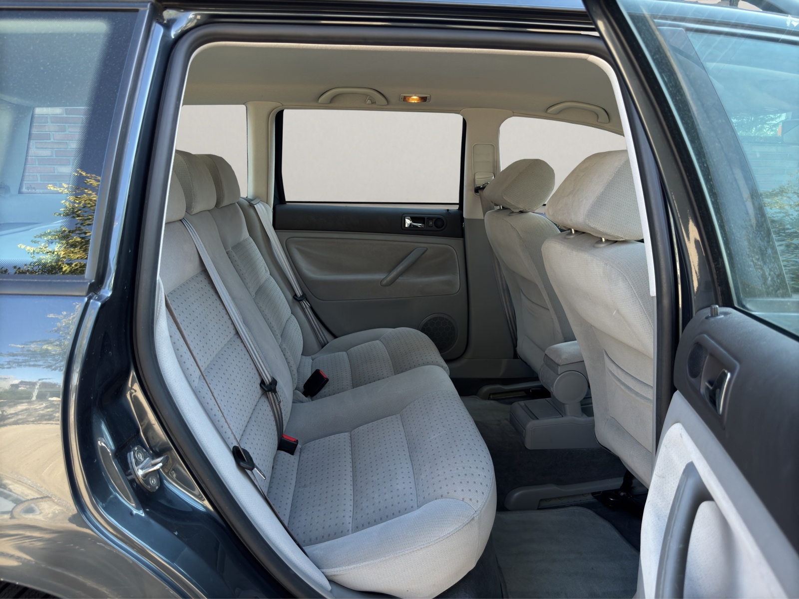 VW Passat Variant 1.8 T Comfortline-image-12