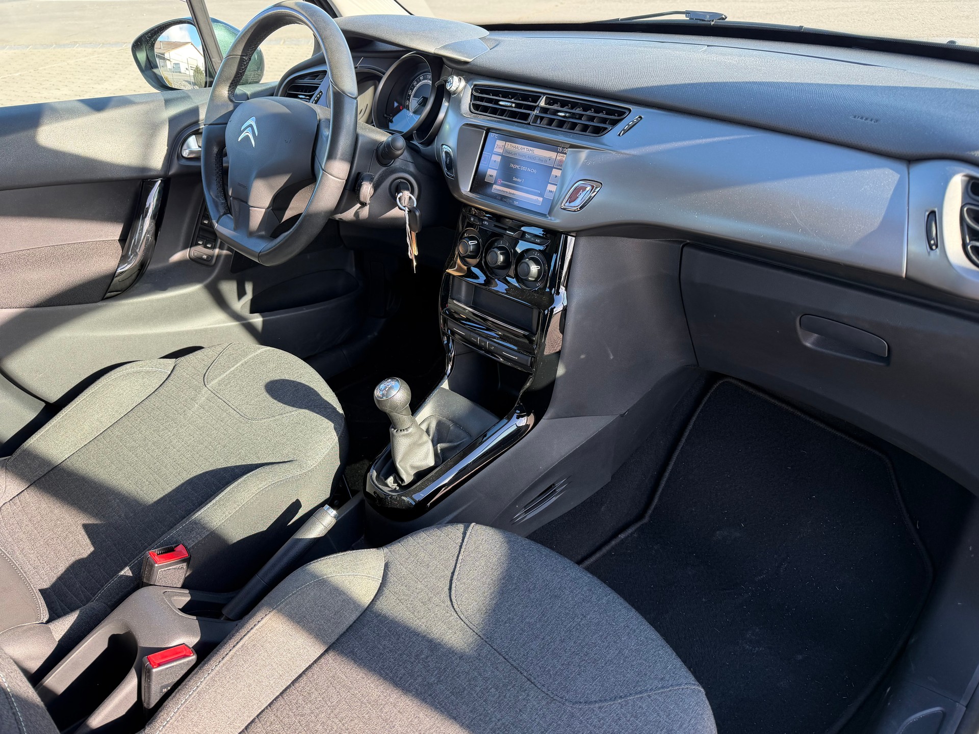 CITROEN C3 1.2i PureTech Exclusive-image-4