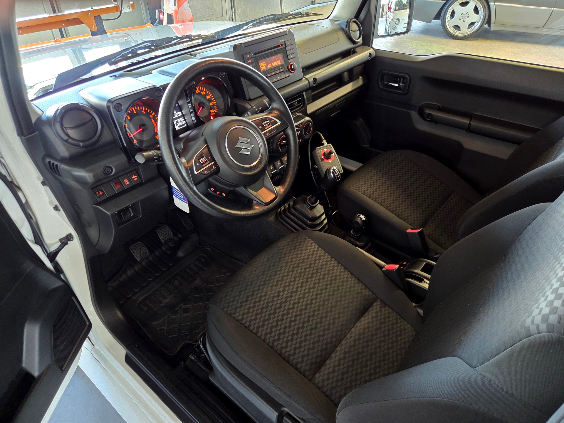 SUZUKI Jimny Country 1.5 Compact+-image-12