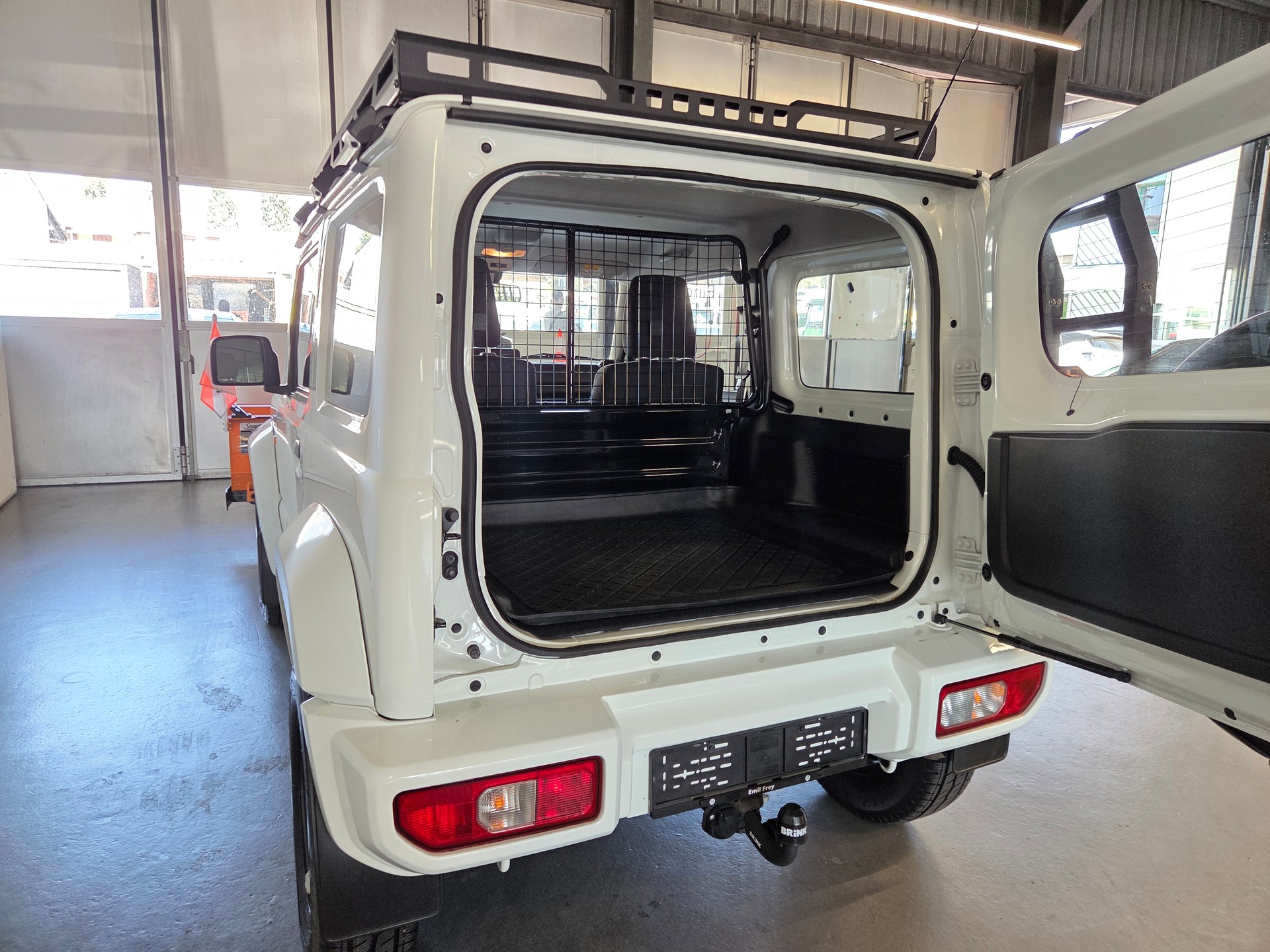 SUZUKI Jimny Country 1.5 Compact+-image-8