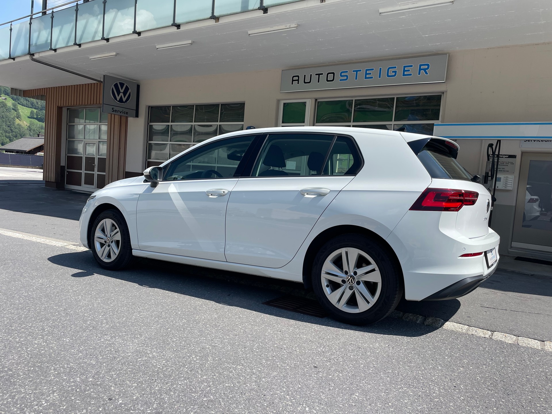 VW Golf 1.5 TSI ACT Life-image-8