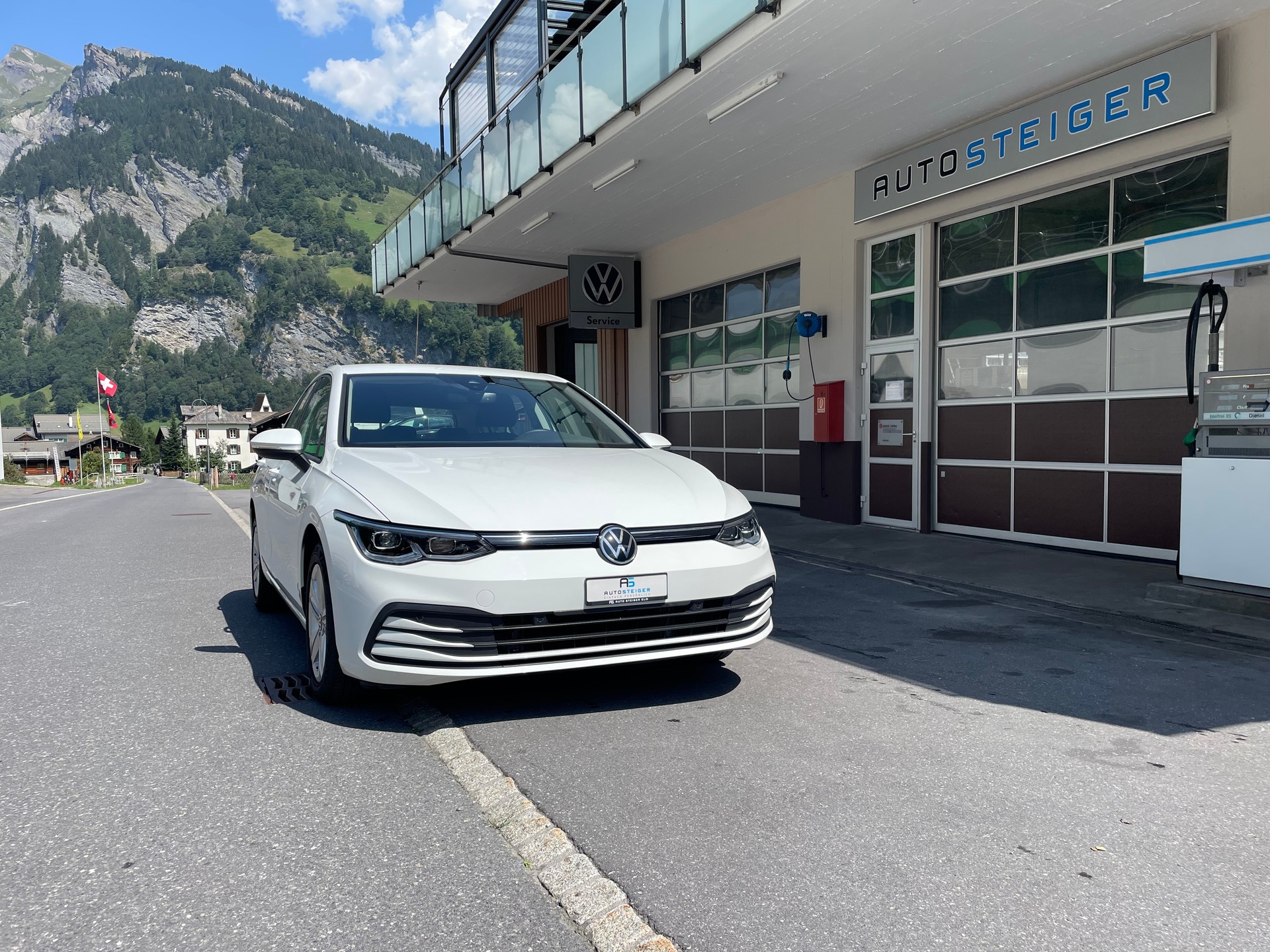 VW Golf 1.5 TSI ACT Life-image-2