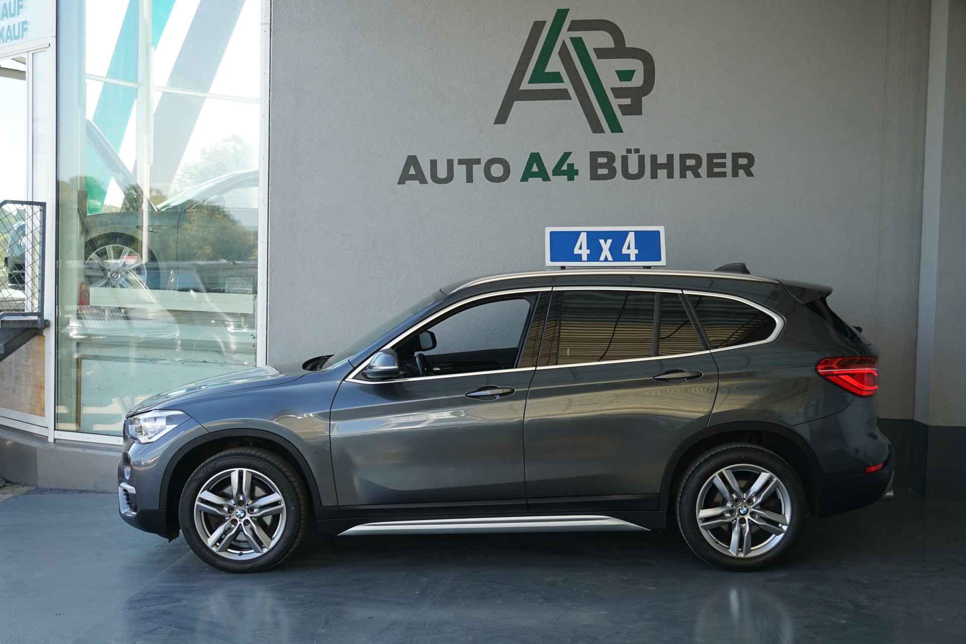 BMW X1 xDrive 20d xLine-image-0