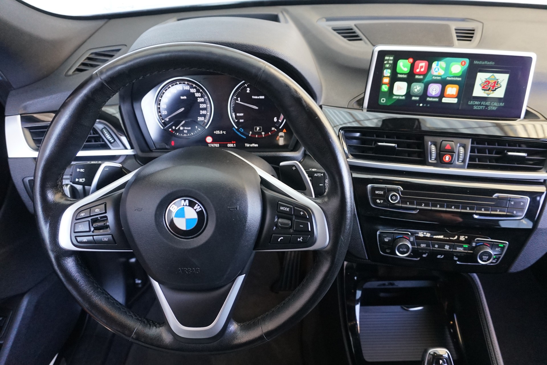 BMW X1 xDrive 20d xLine-image-14