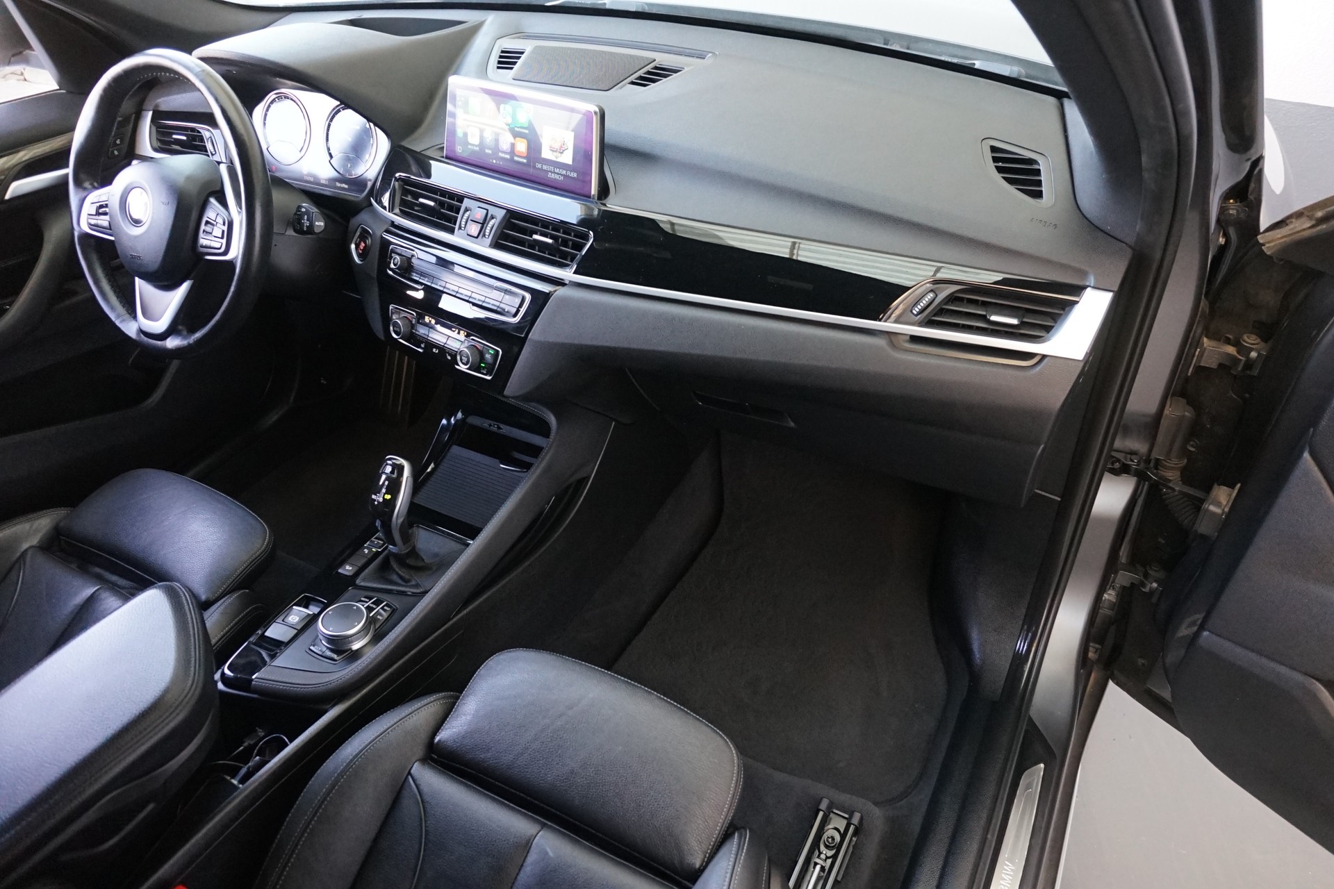 BMW X1 xDrive 20d xLine-image-17