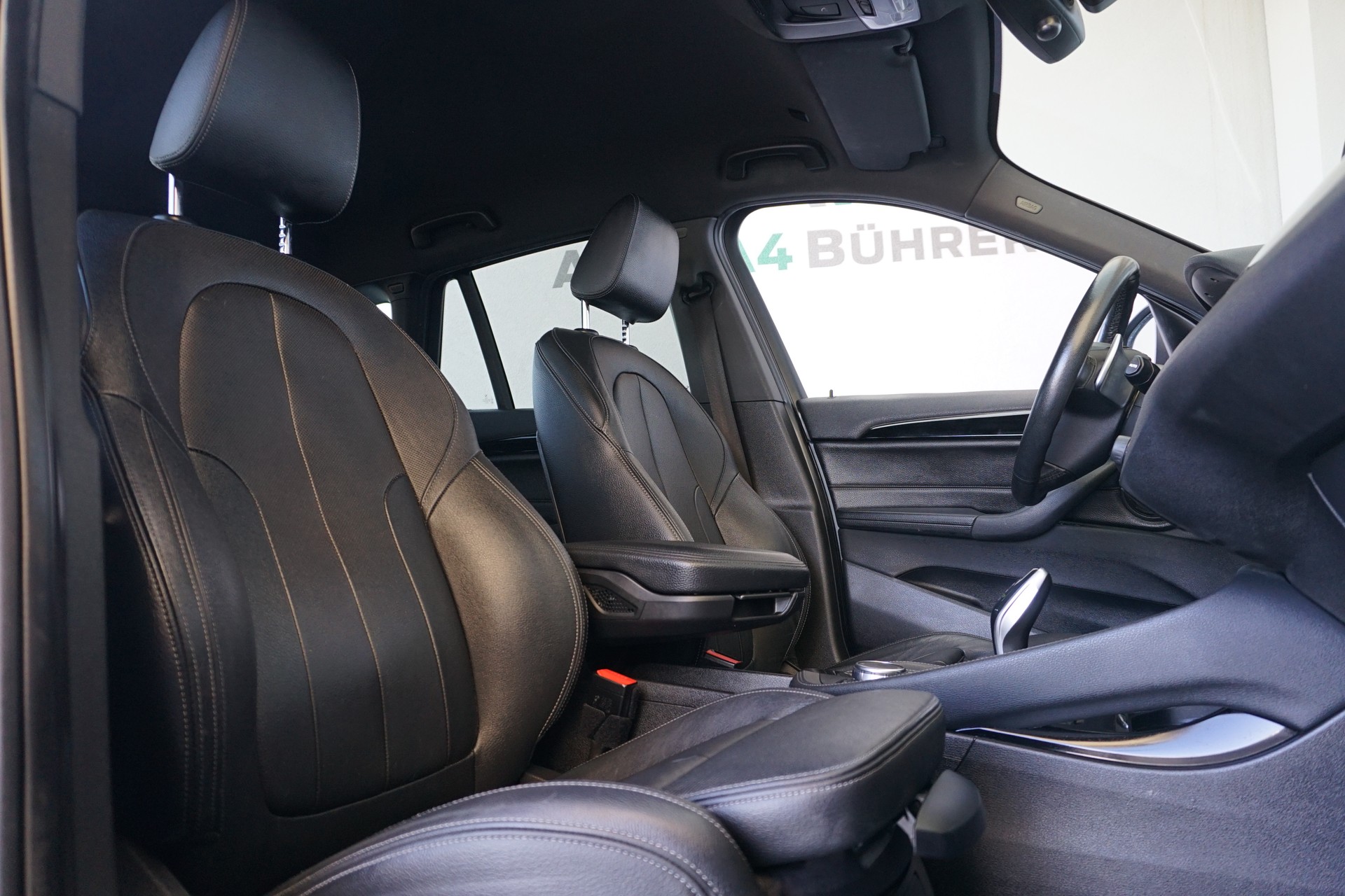BMW X1 xDrive 20d xLine-image-18