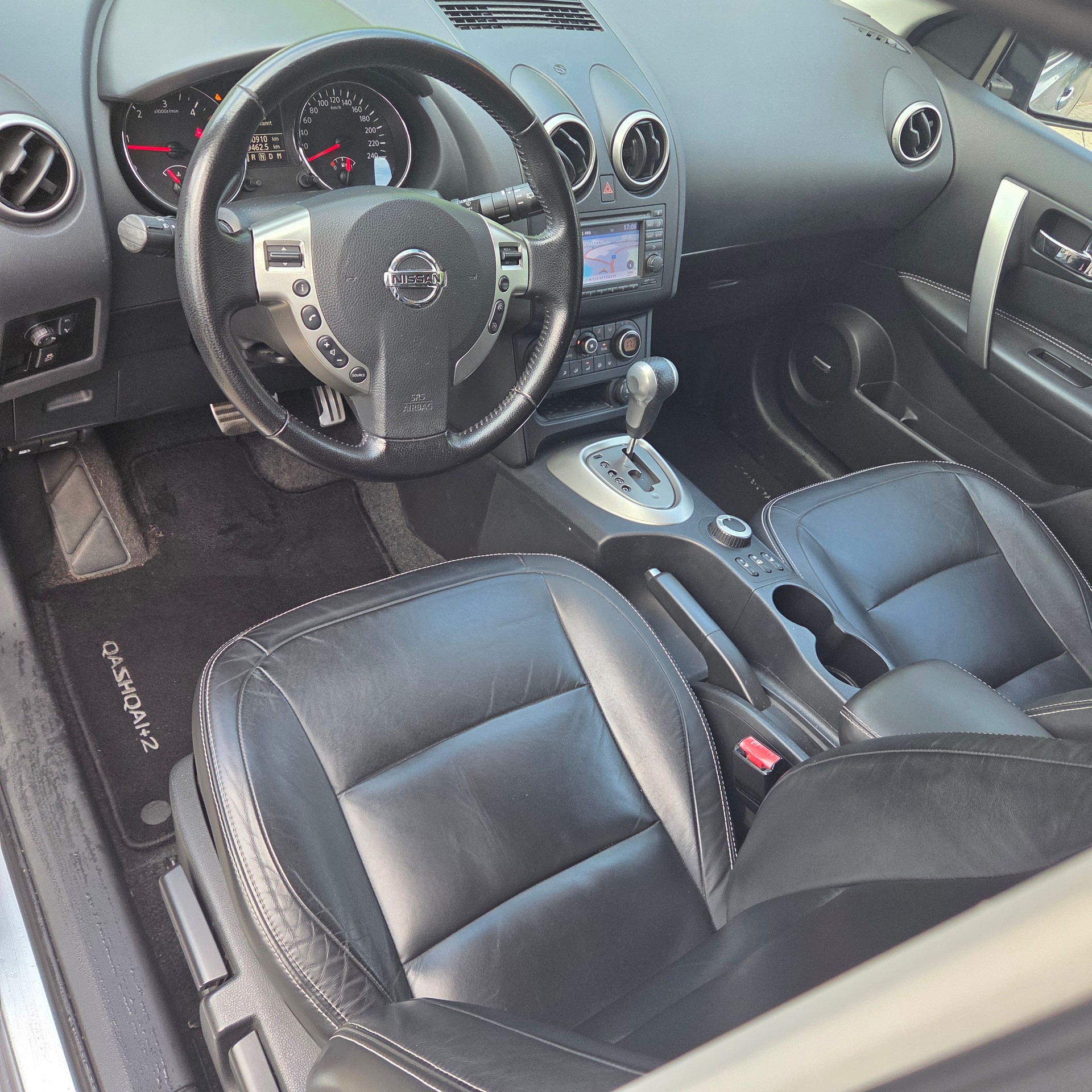 NISSAN Qashqai +2 2.0 dCi 4WD acenta Automatic-image-8