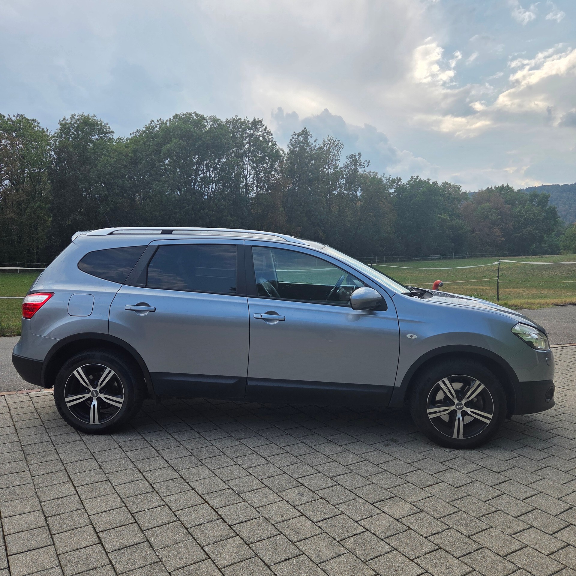NISSAN Qashqai +2 2.0 dCi 4WD acenta Automatic-image-5
