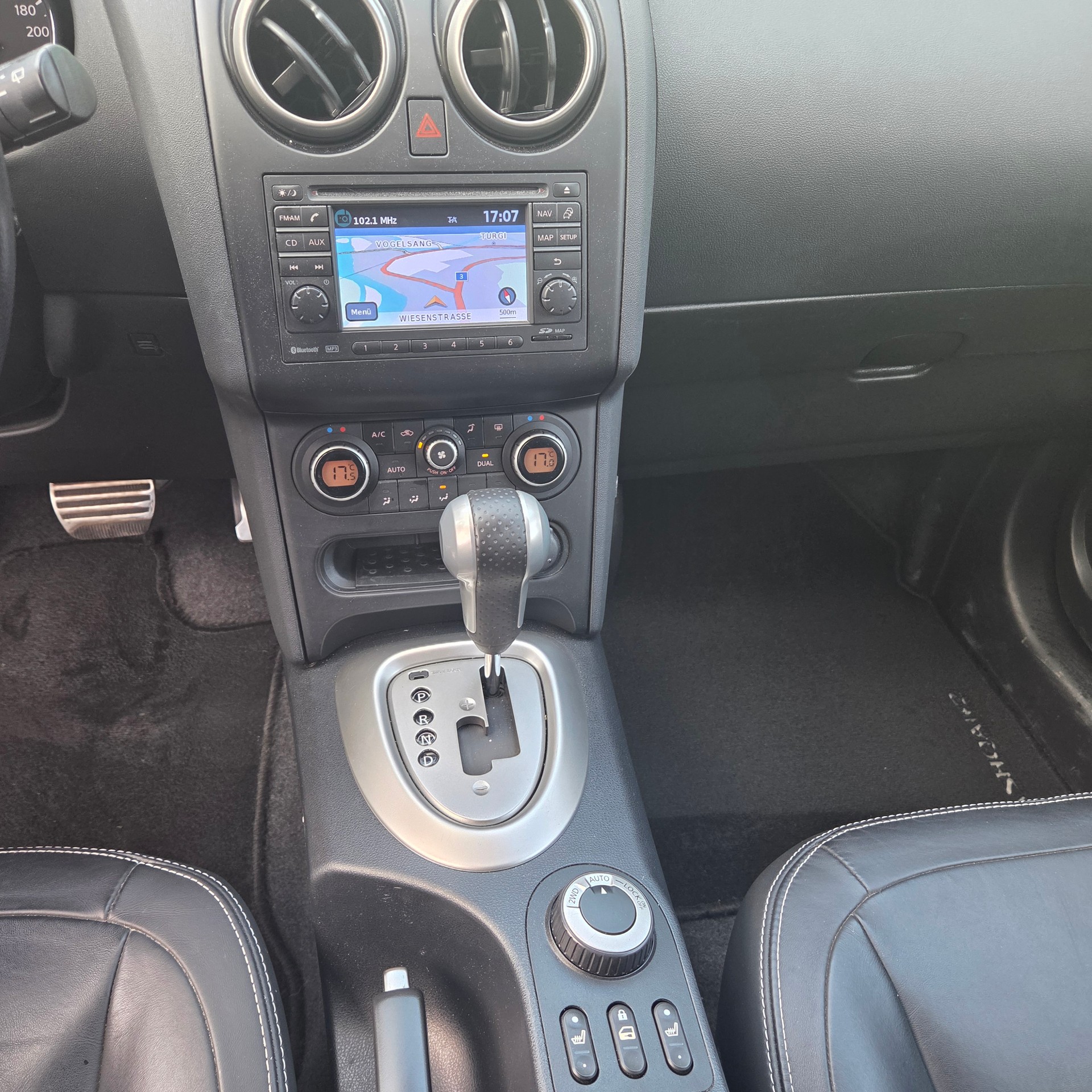 NISSAN Qashqai +2 2.0 dCi 4WD acenta Automatic-image-10