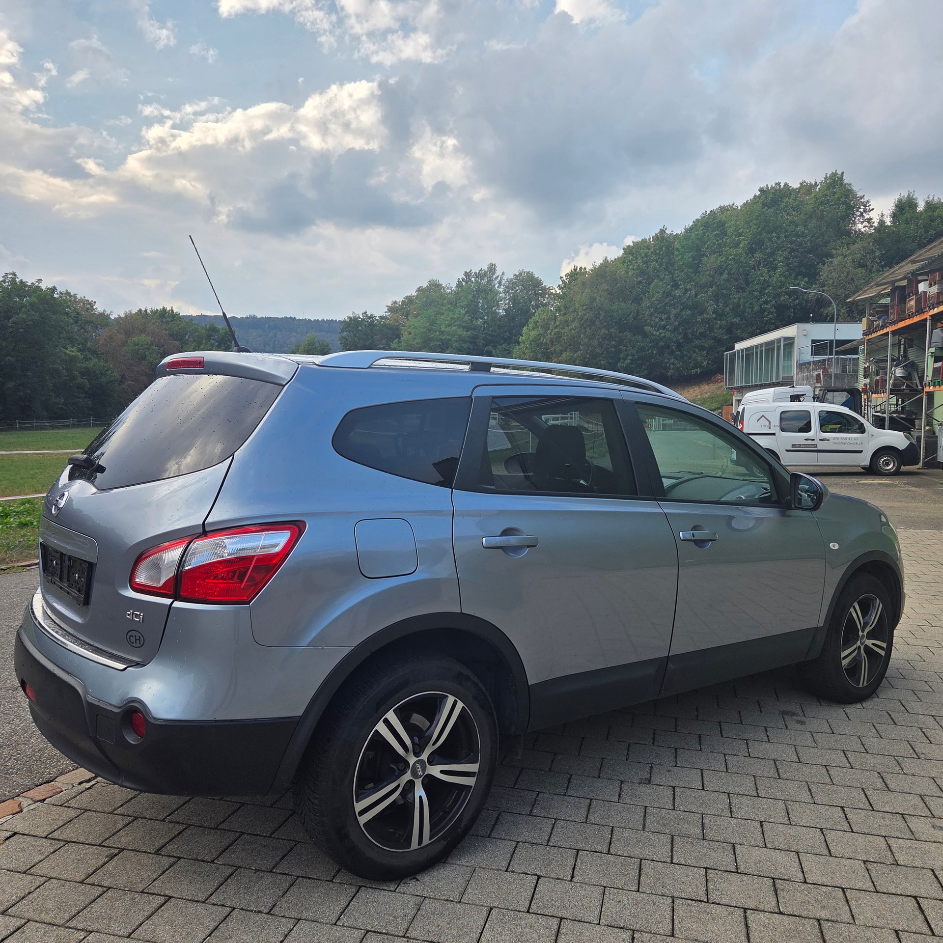 NISSAN Qashqai +2 2.0 dCi 4WD acenta Automatic-image-3