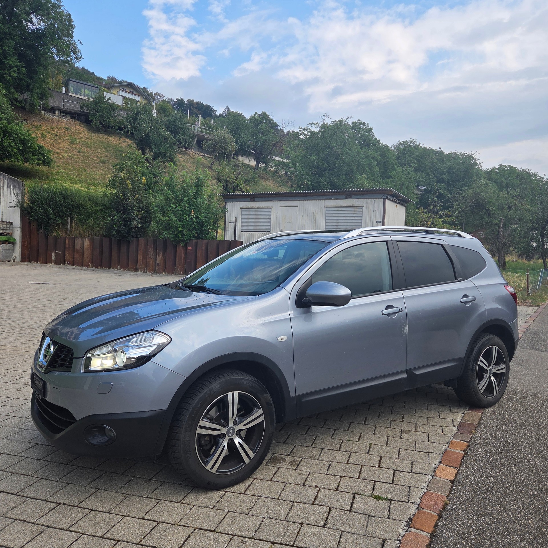 NISSAN Qashqai +2 2.0 dCi 4WD acenta Automatic-image-1