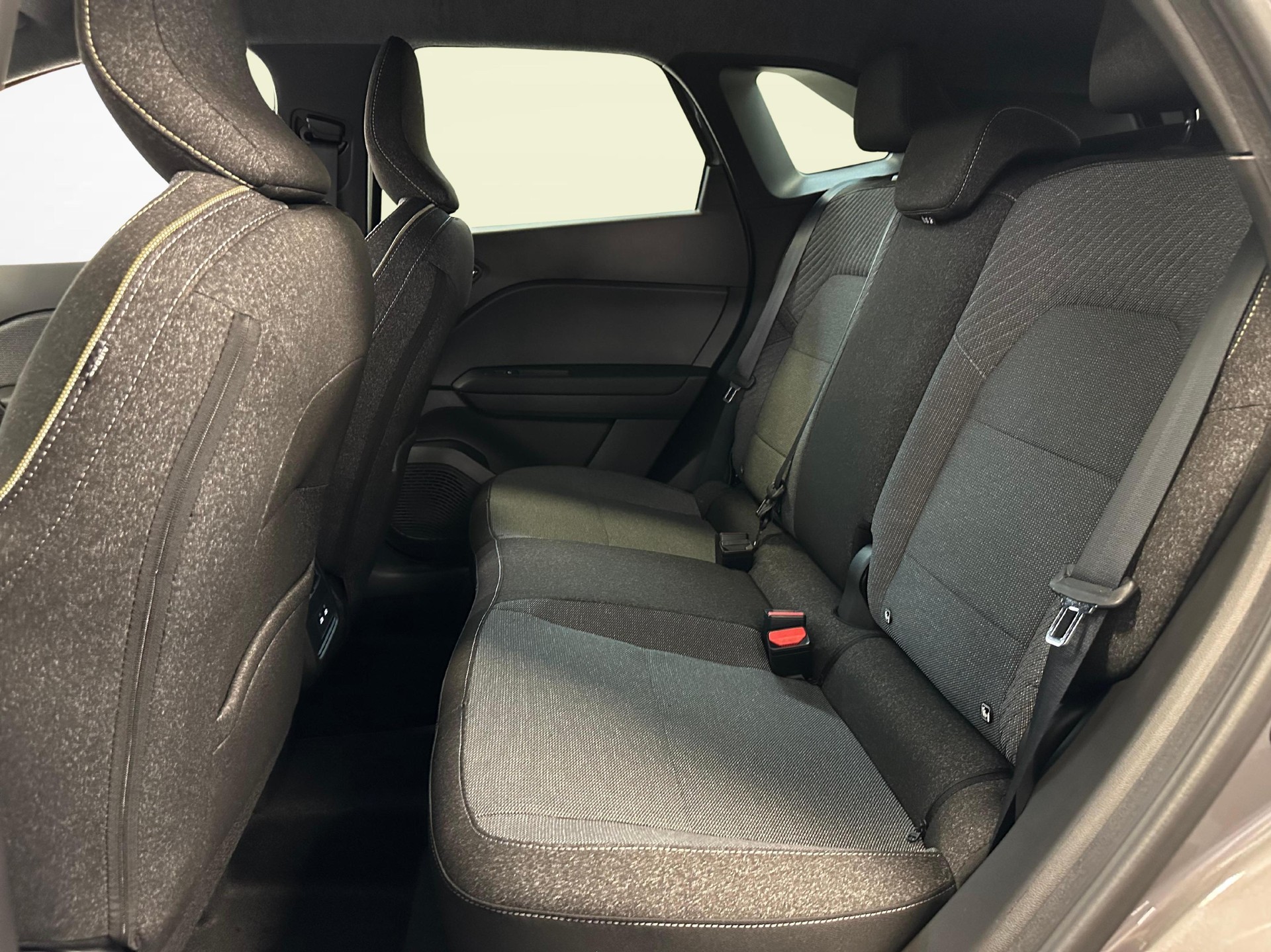 MITSUBISHI Grandis 1.8 HEV Intense-image-9