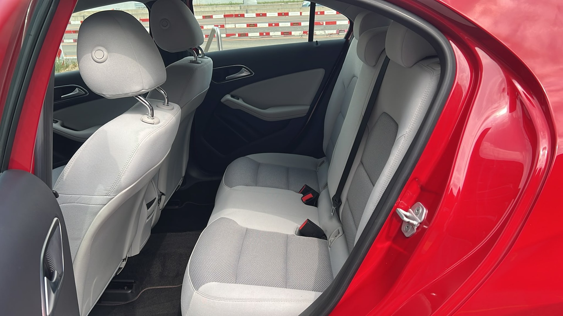 MERCEDES-BENZ A 180 Urban 7G-DCT-image-15