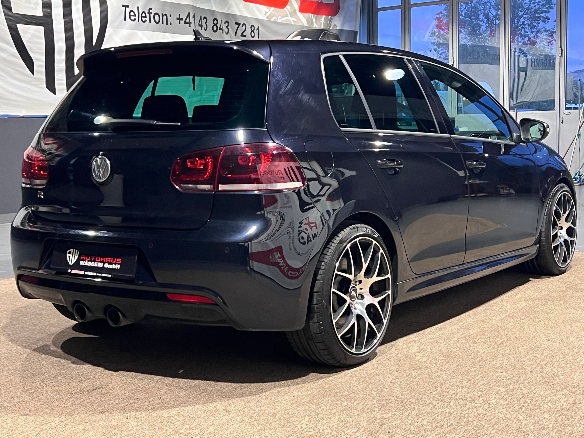VW Golf 2.0 TSI R 4Motion DSG-image-2