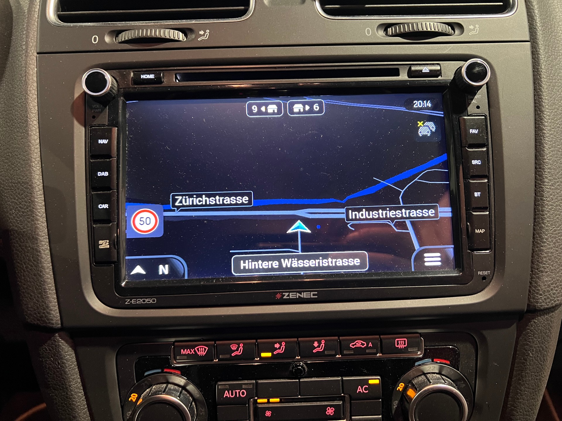 VW Golf 2.0 TSI R 4Motion DSG-image-16