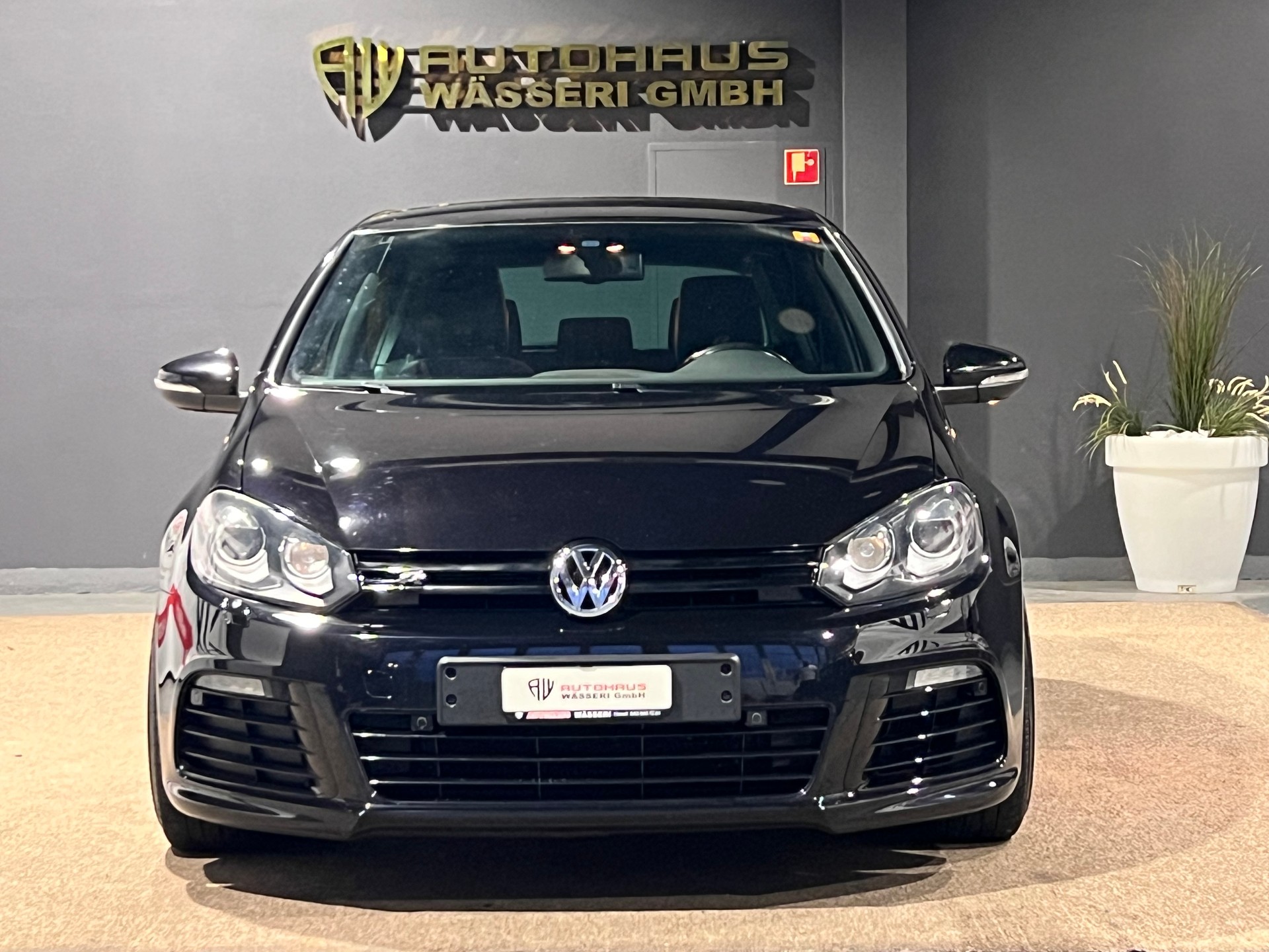 VW Golf 2.0 TSI R 4Motion DSG-image-8