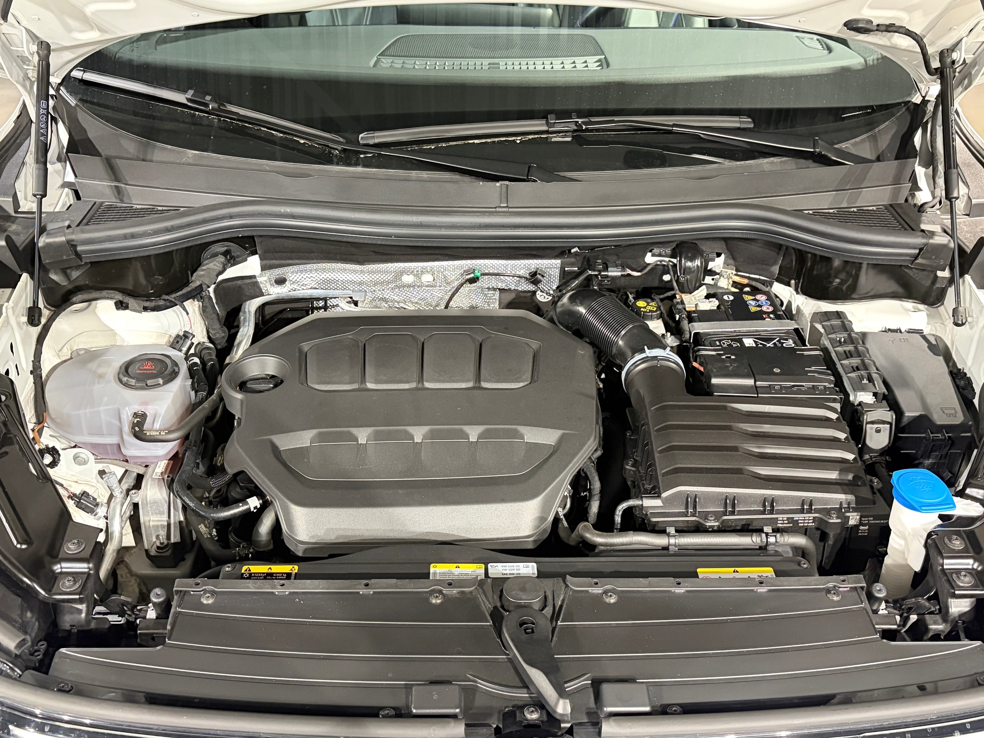 VW Tiguan 2.0 TSI DSG R-Line 4Motion *VOLLLEDER*-image-24