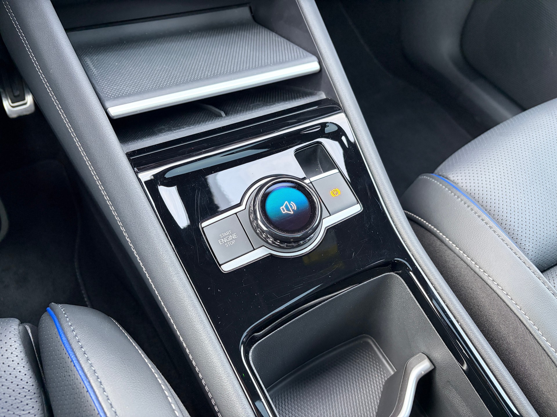 VW Tiguan 2.0 TSI DSG R-Line 4Motion *VOLLLEDER*-image-19