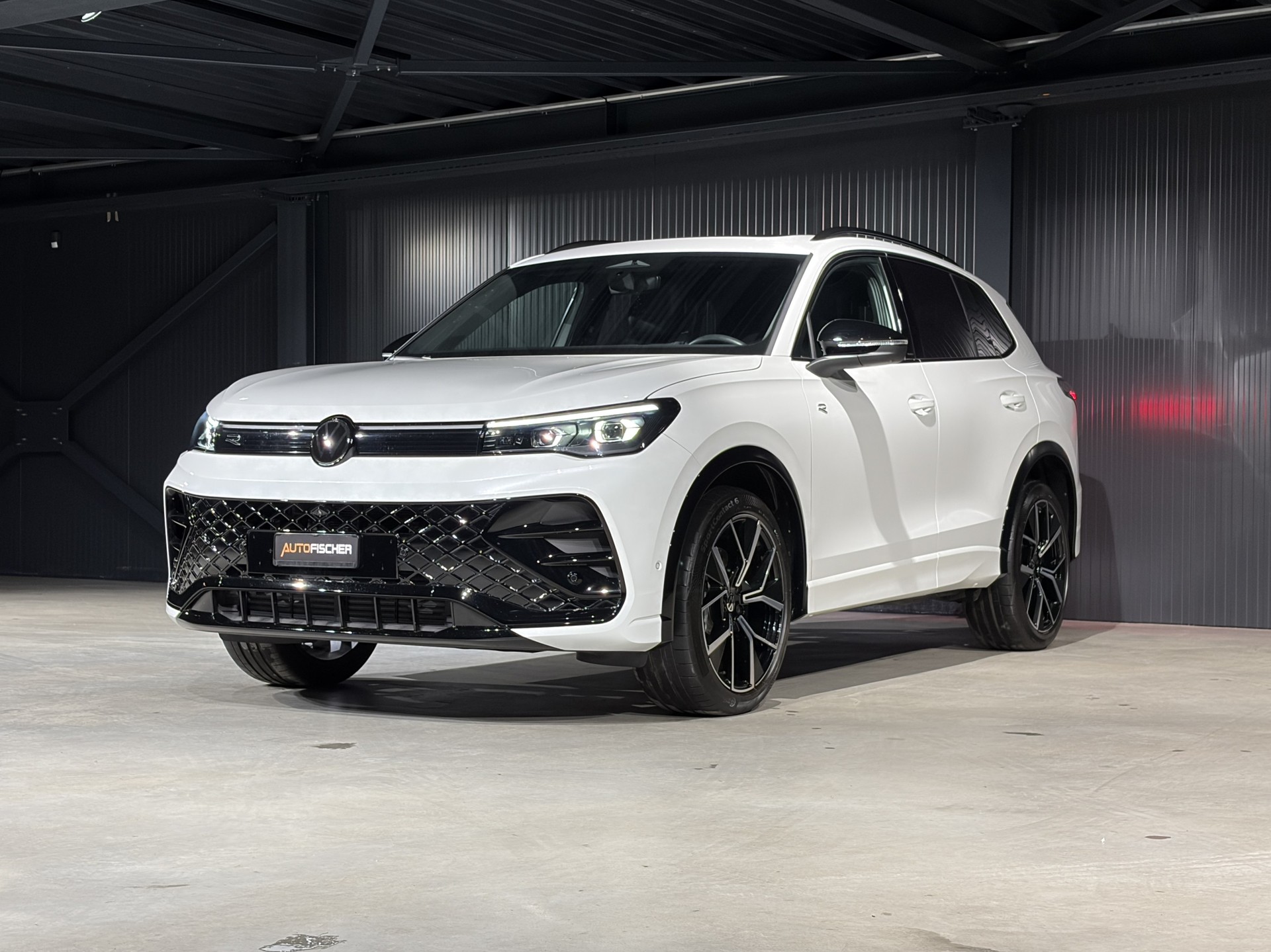 VW Tiguan 2.0 TSI DSG R-Line 4Motion *VOLLLEDER*-showroom-element-3