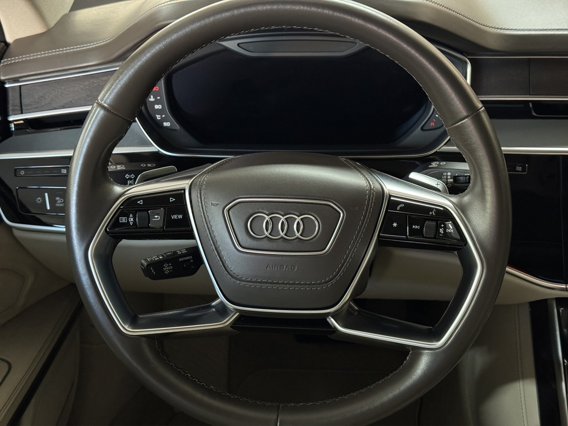 AUDI A8 55 L TFSI quattro tiptronic-image-17