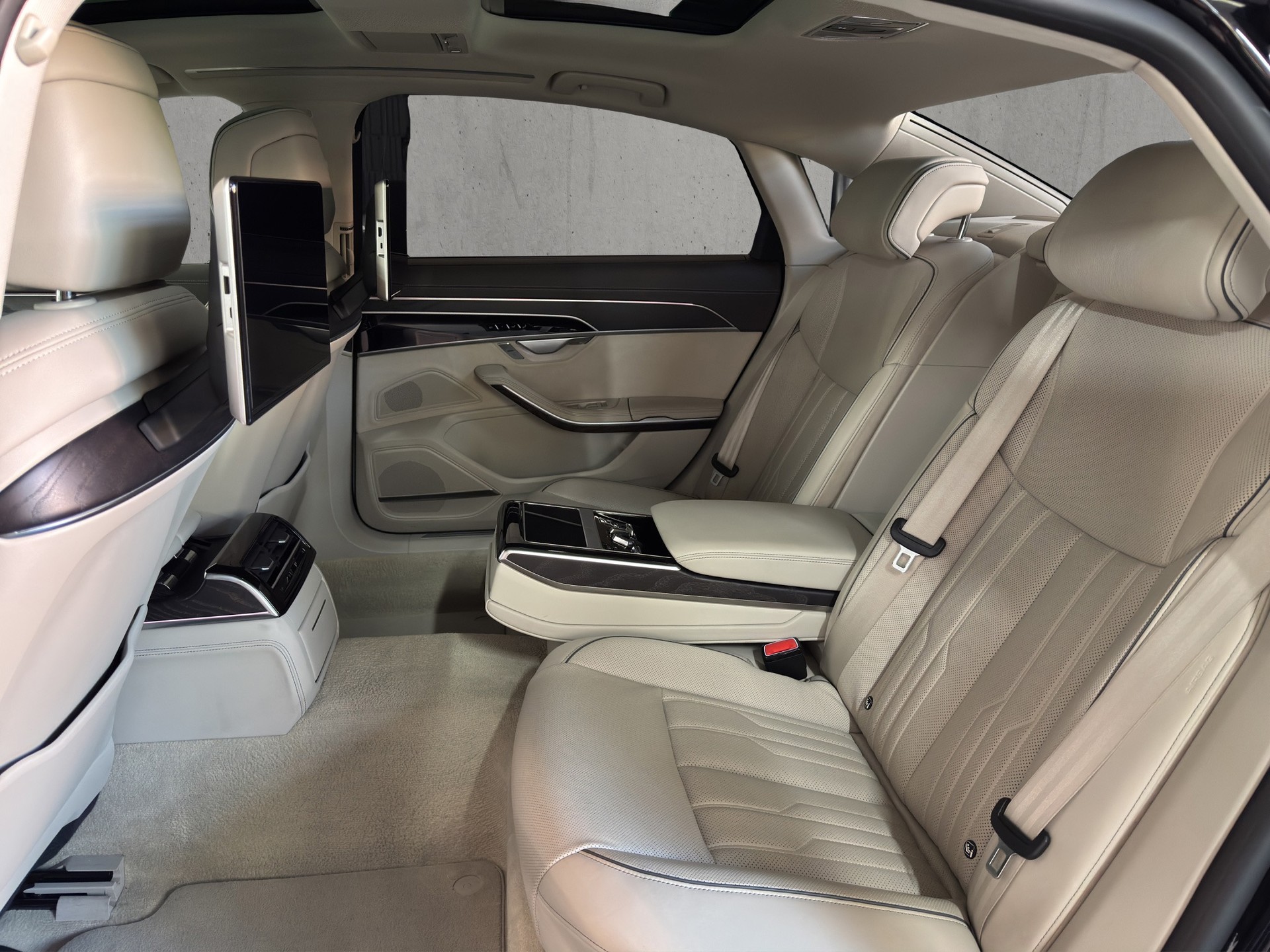 AUDI A8 55 L TFSI quattro tiptronic-image-10