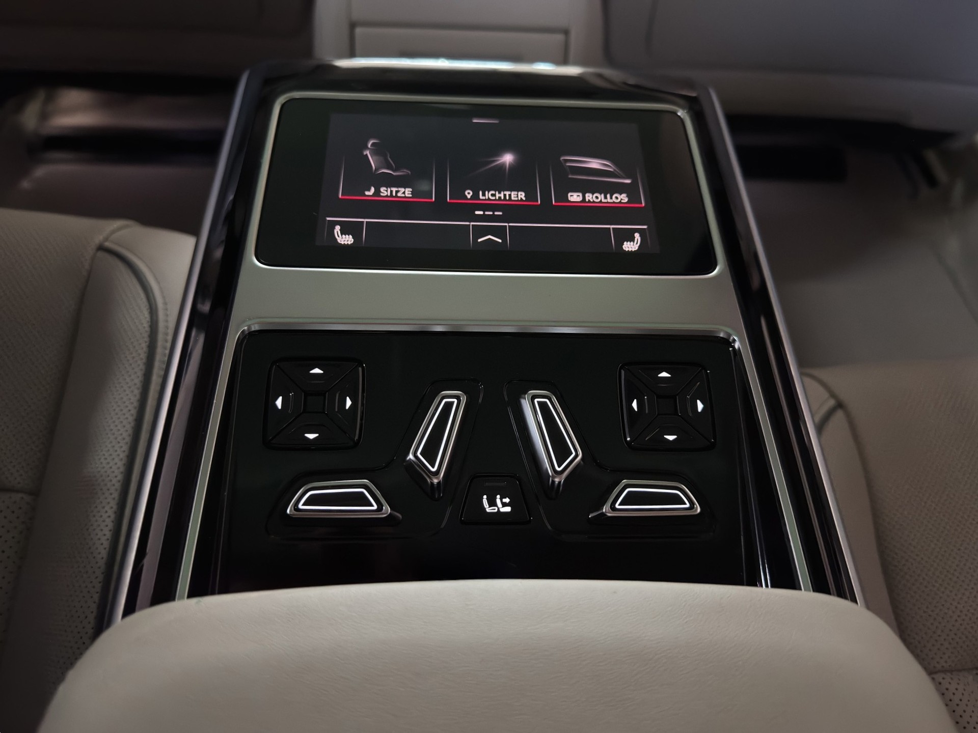 AUDI A8 55 L TFSI quattro tiptronic-image-13