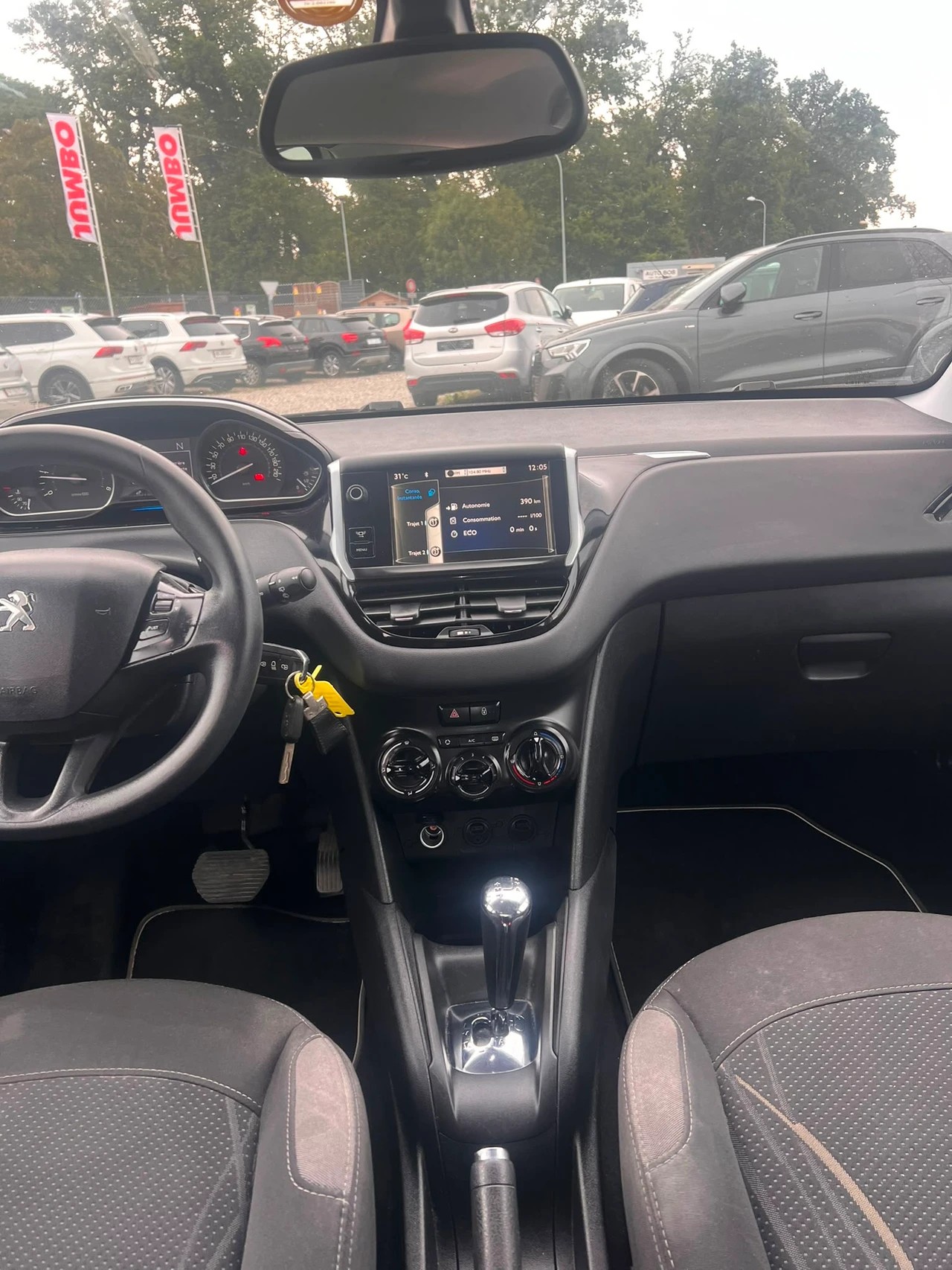 PEUGEOT 2008 1.2 PureTech Active EAT6-image-10
