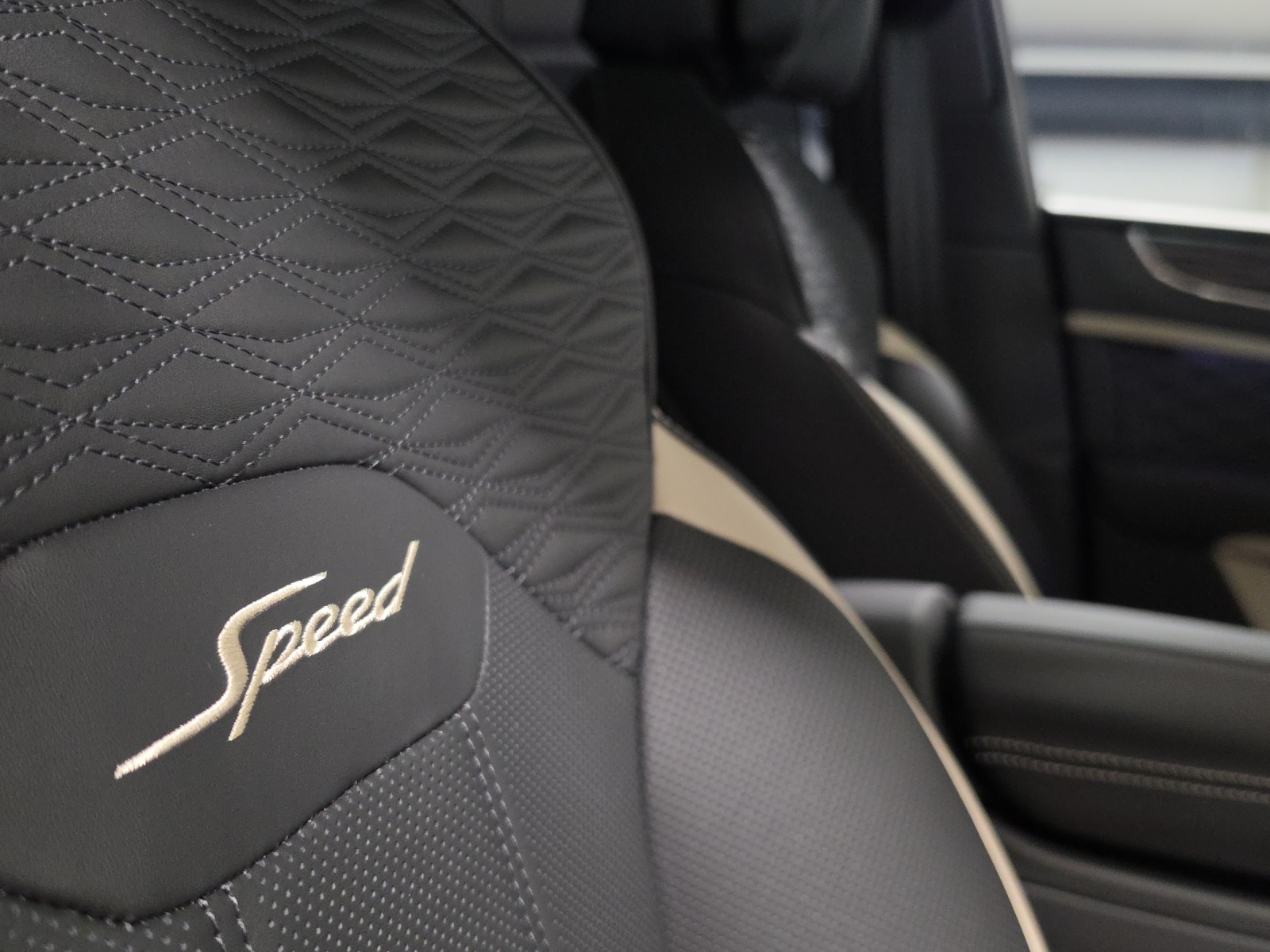 Image BENTLEY BENTAYGA SPEED V8
