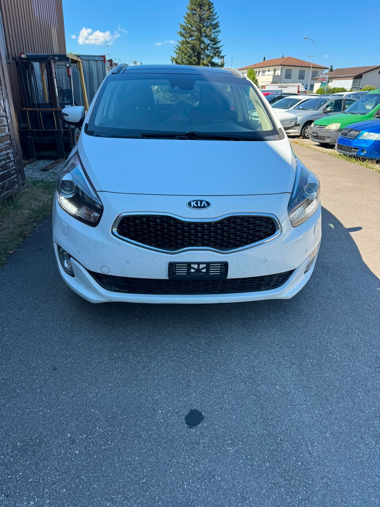 KIA Carens 1.7 CRDi Style-image-2