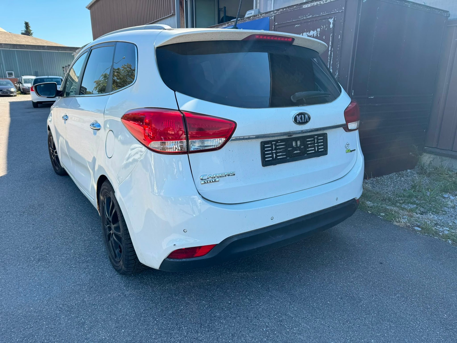 KIA Carens 1.7 CRDi Style-image-3