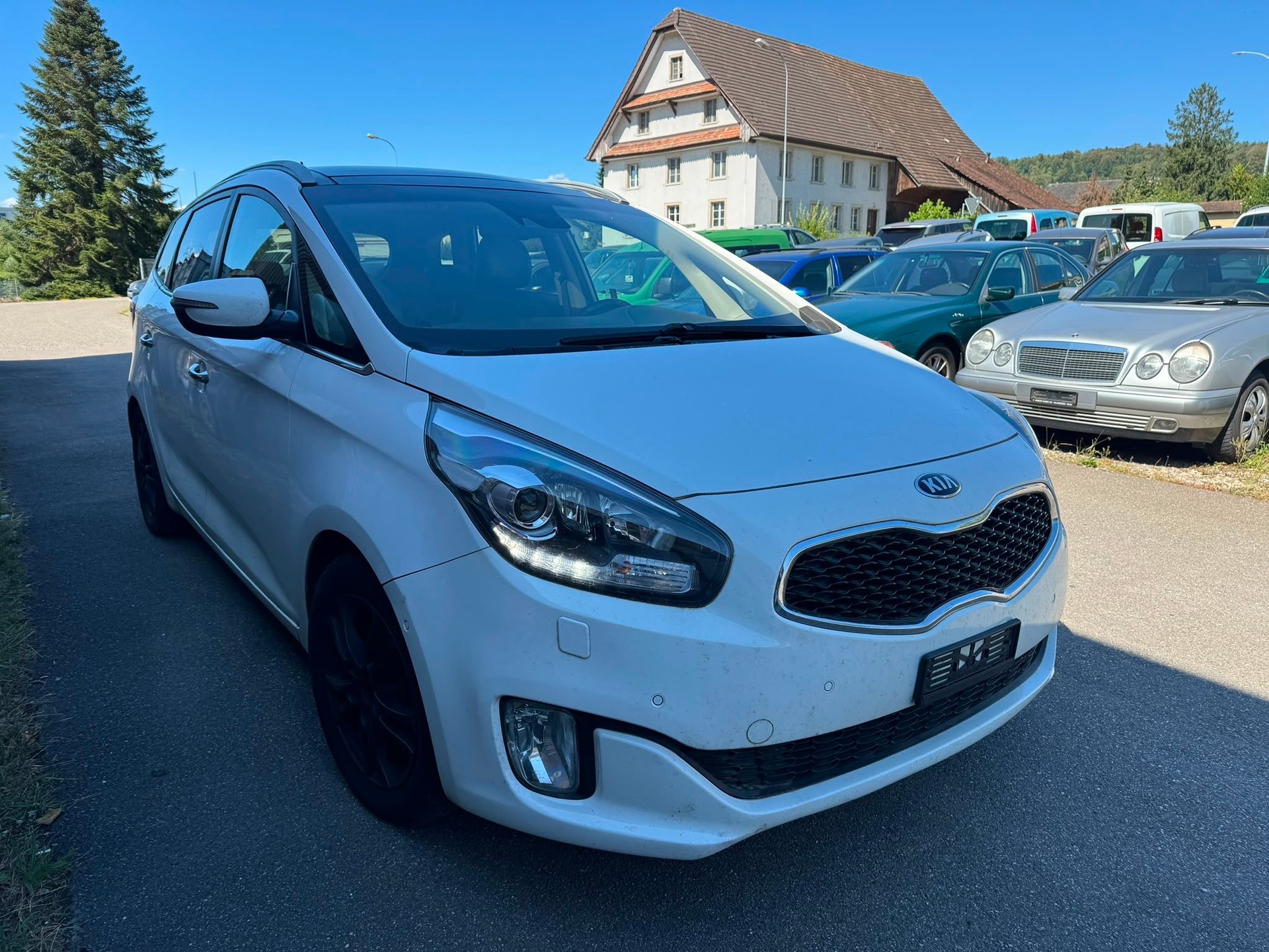 KIA Carens 1.7 CRDi Style-image-0