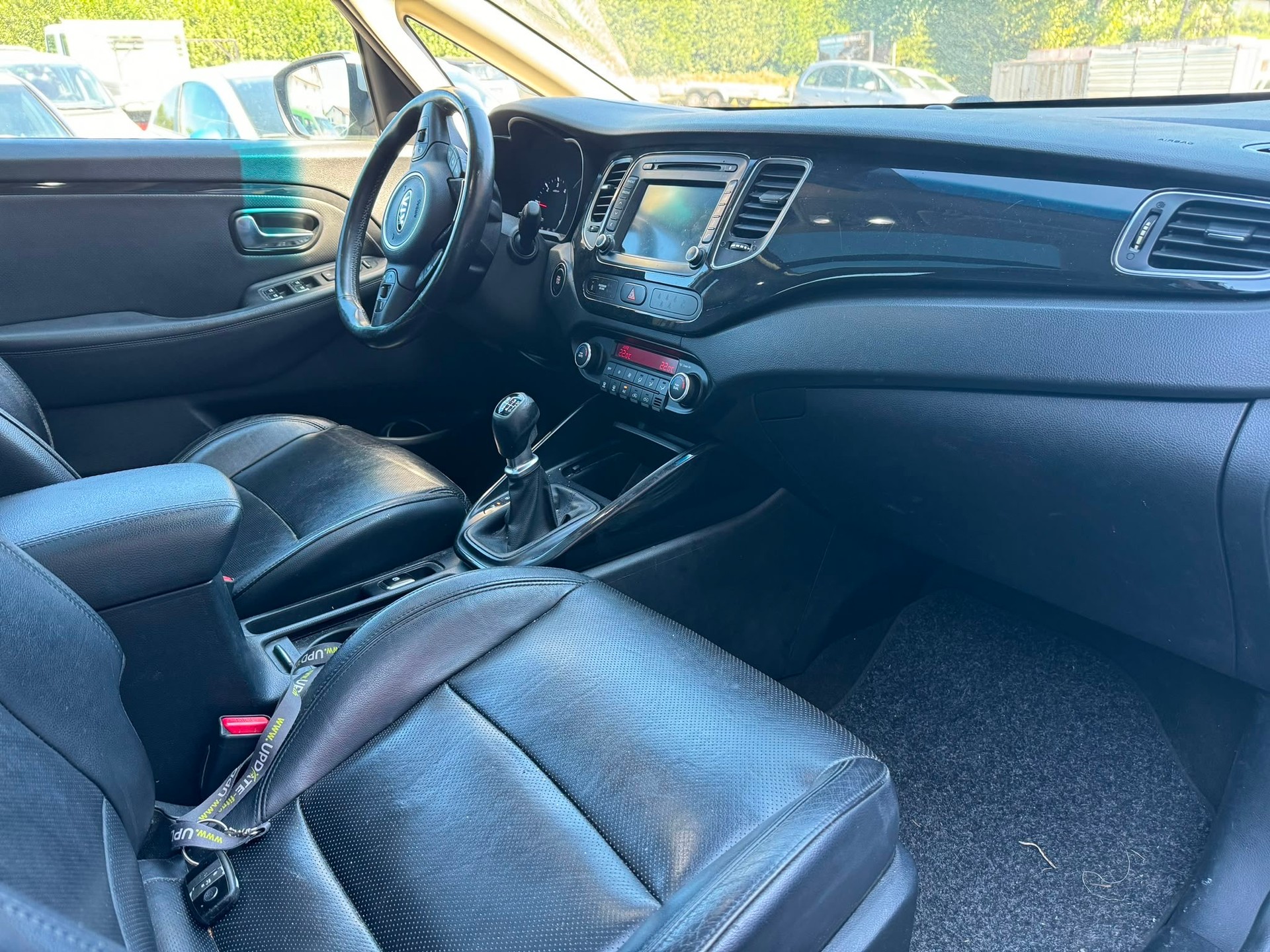 KIA Carens 1.7 CRDi Style-image-5