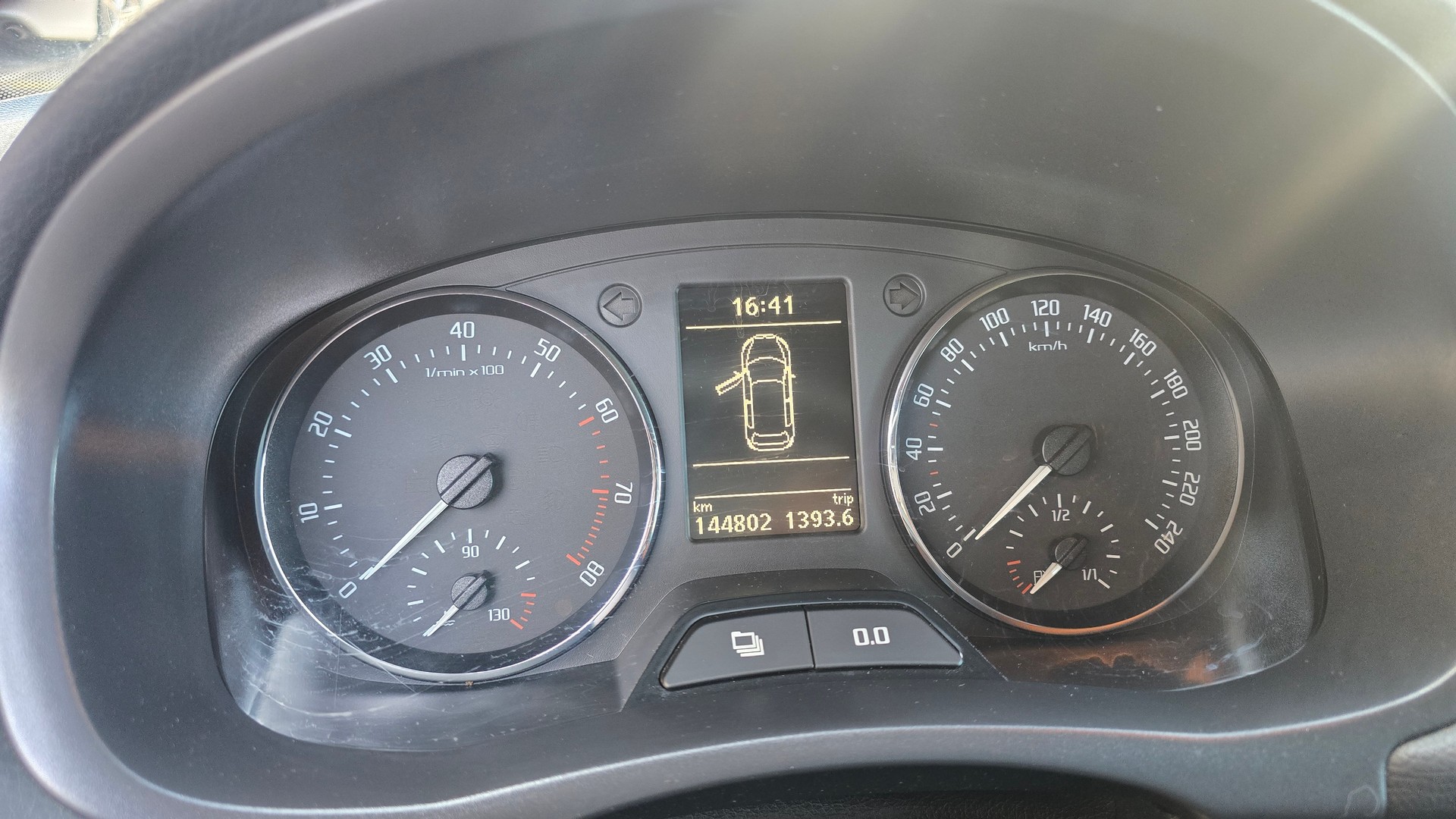 SKODA Fabia 1.2 TSI Monte Carlo-image-7