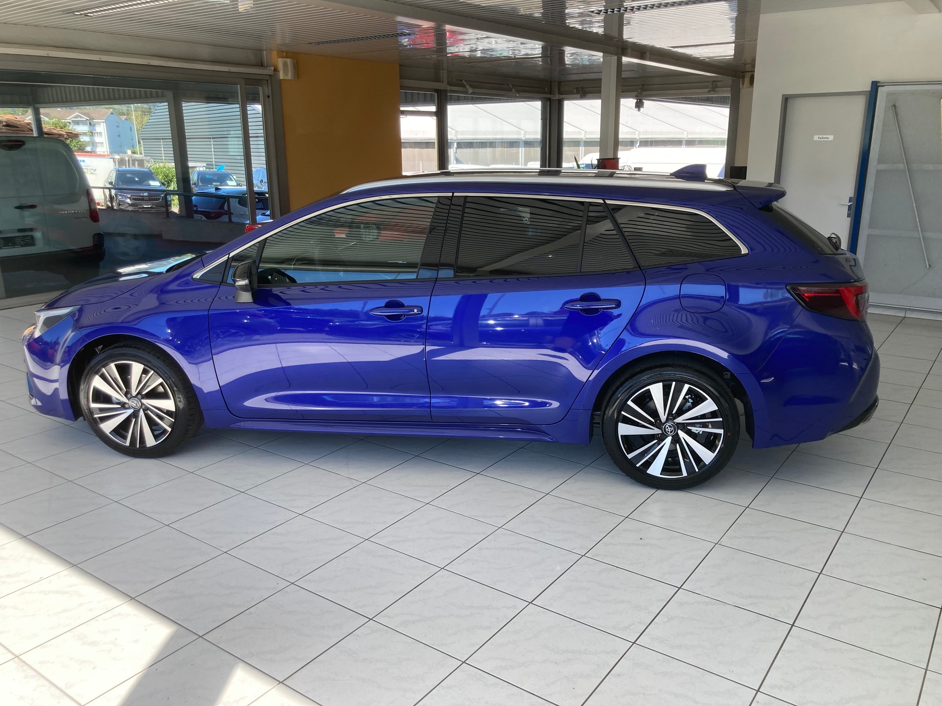 TOYOTA Corolla Touring Sports 1.8 HSD Comfort e-CVT-image-7